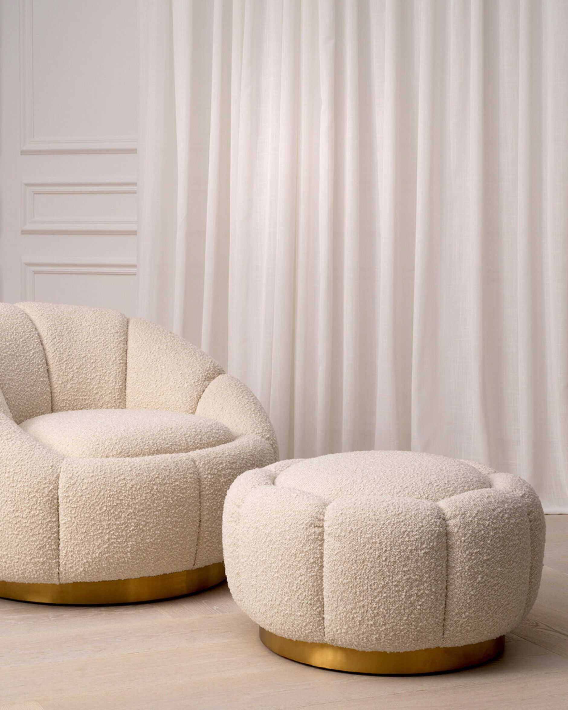 Inger fotpall bouclé cream