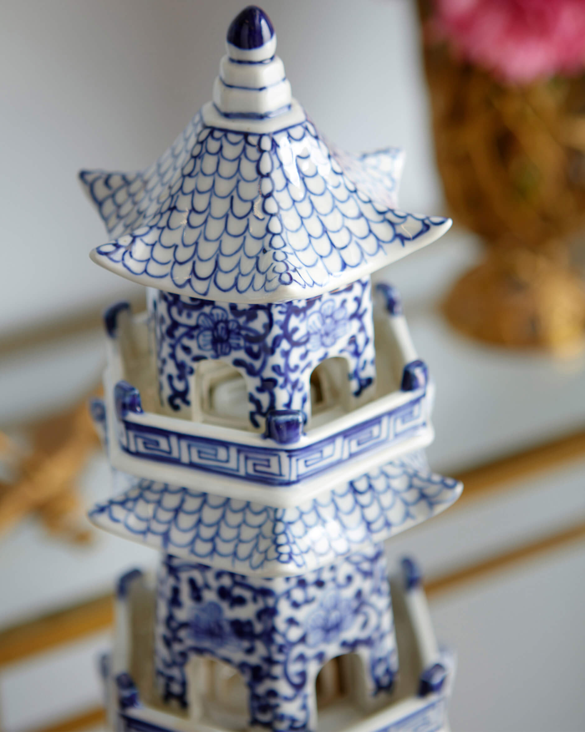 Pagoda decoration blue/white