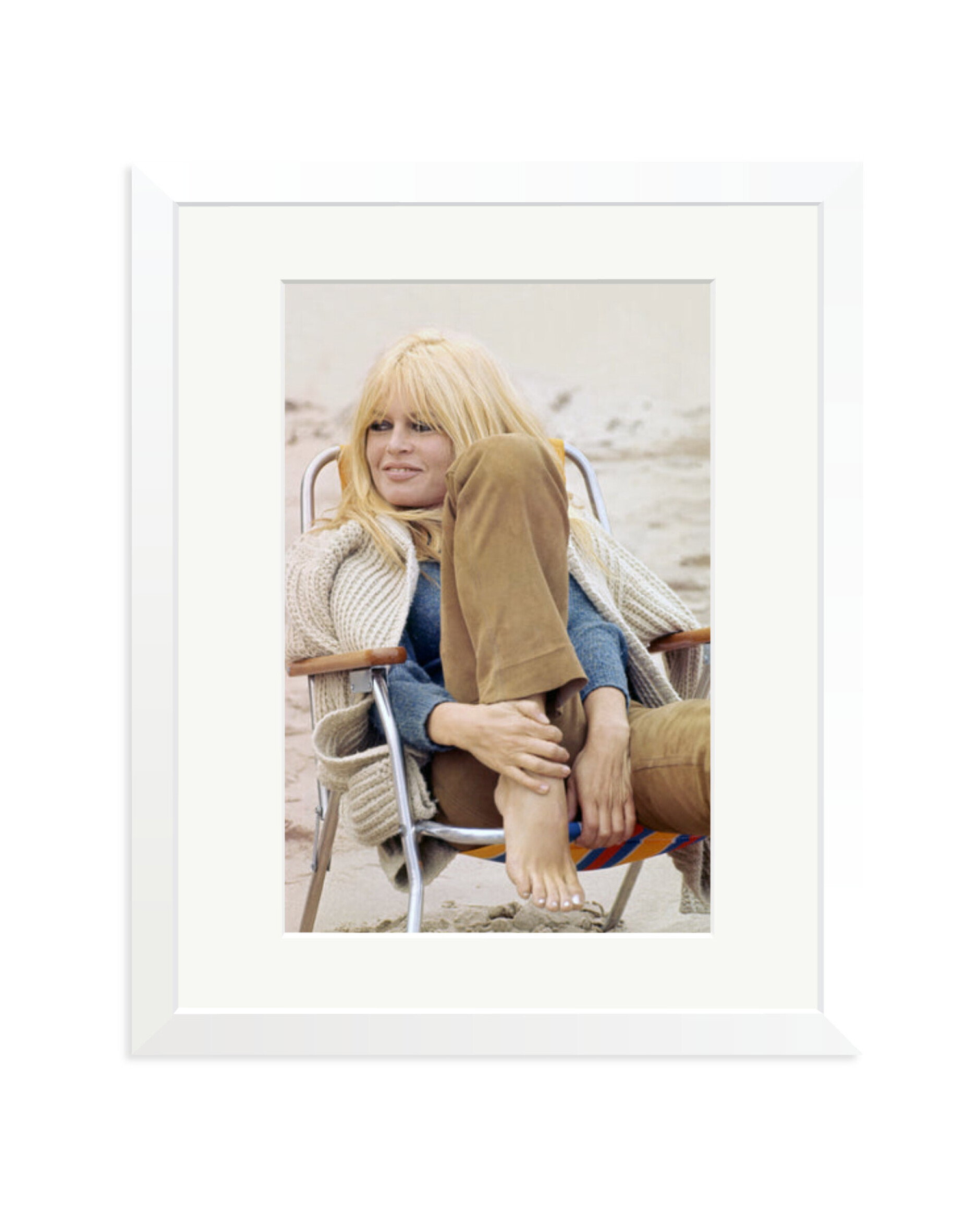 Bardot takes a break White / Medium