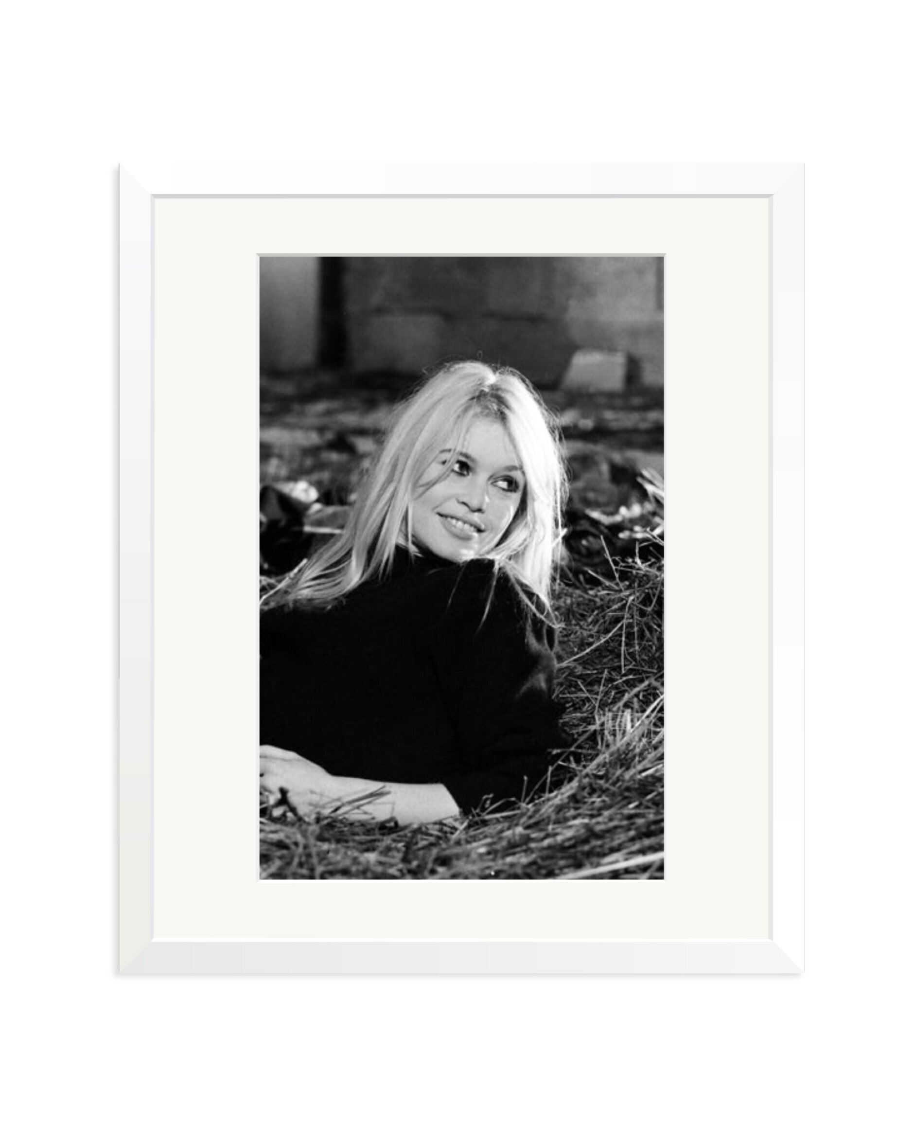 Brigitte on the set of 'A Coeur joie' White / Large
