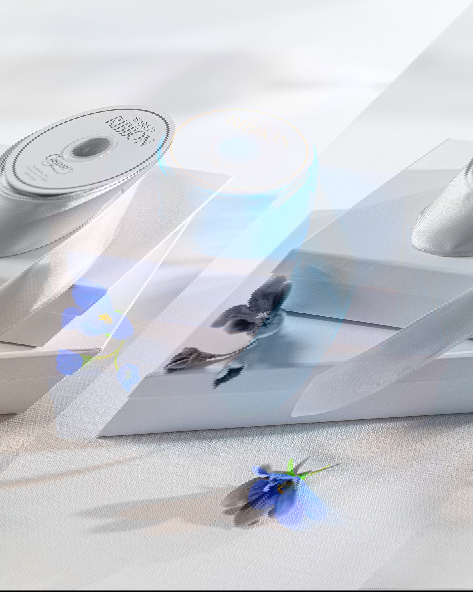 Satinband ljusblå 8,2m