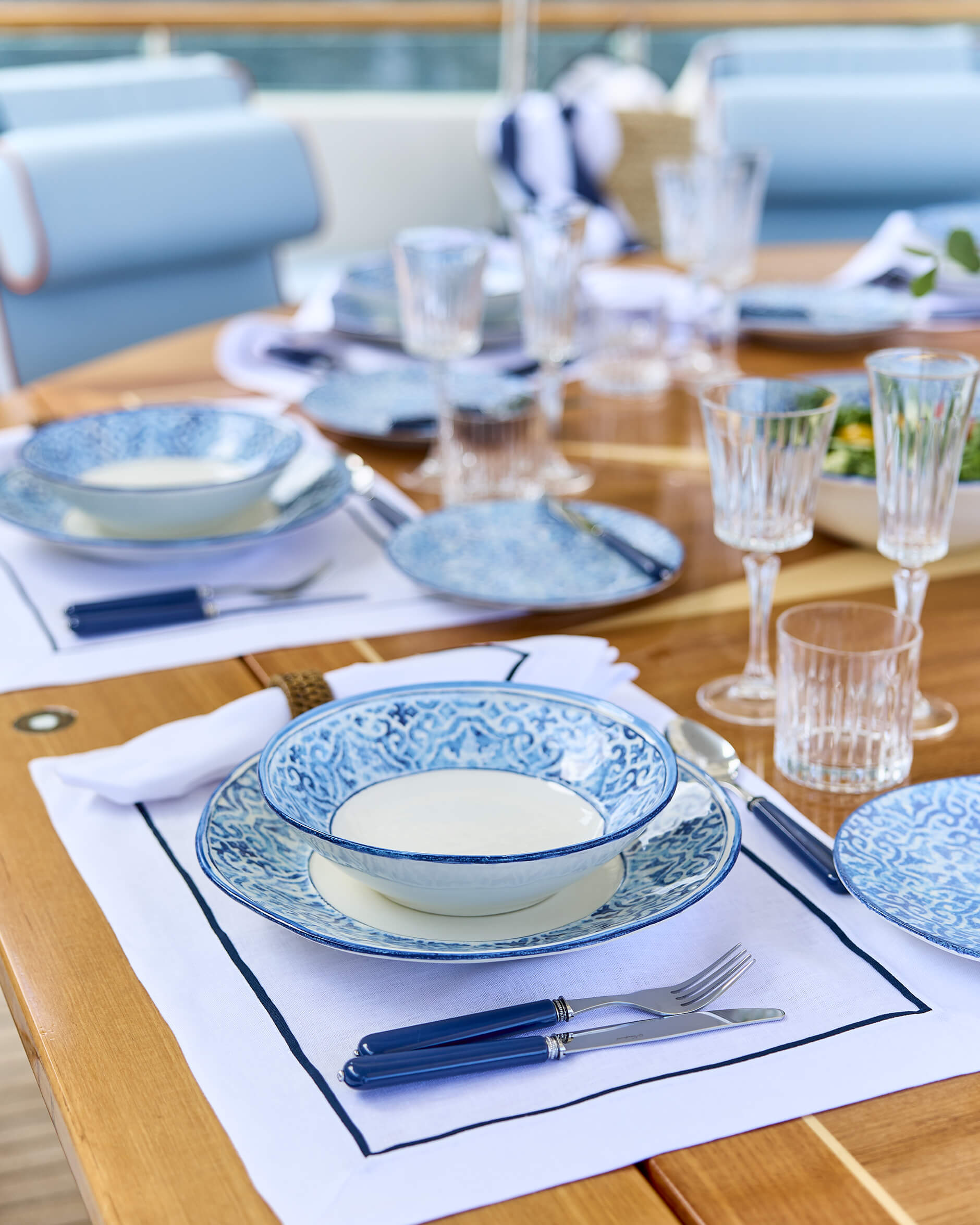 Newport Indigo Blue aterinsarja 24 osaa