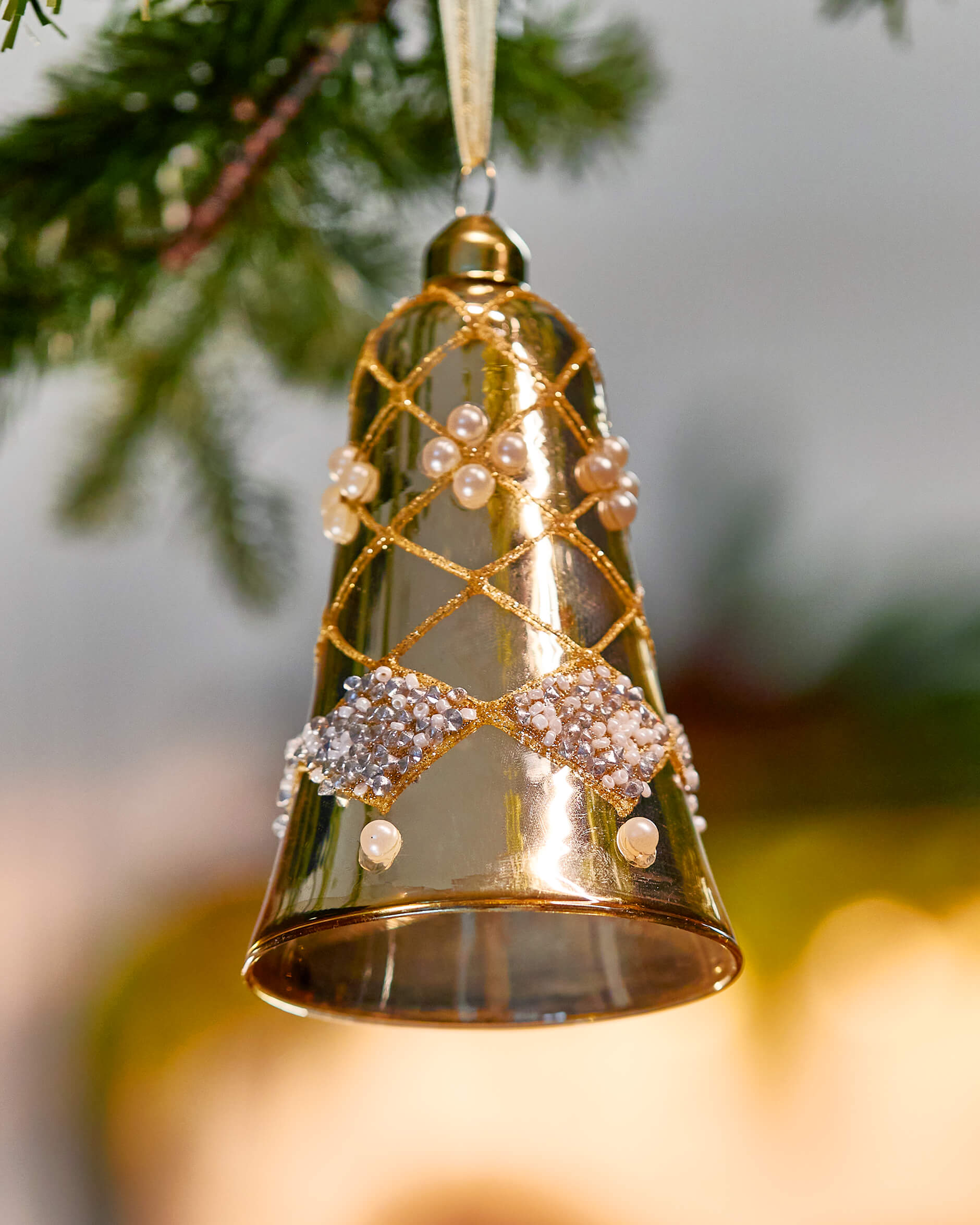 Isoble glasklocka julgransdekoration guld harlequin