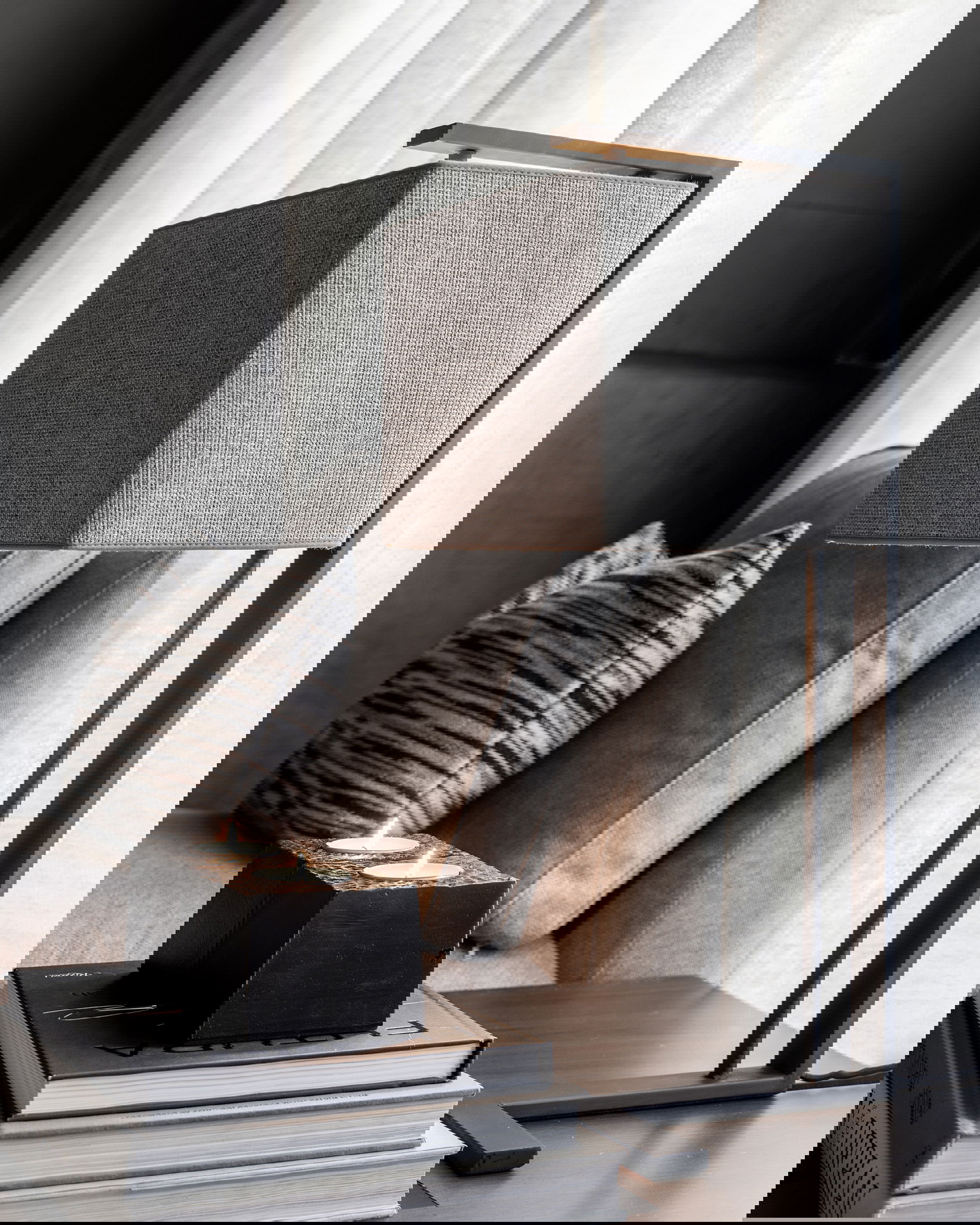 Donati Arm Table Lamp Black