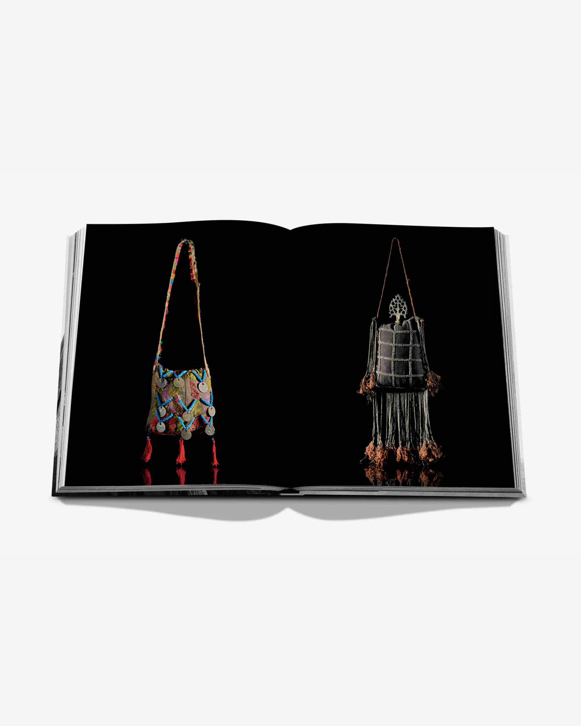 Costumes of Saudia Arabia, A Heritage of Fashion