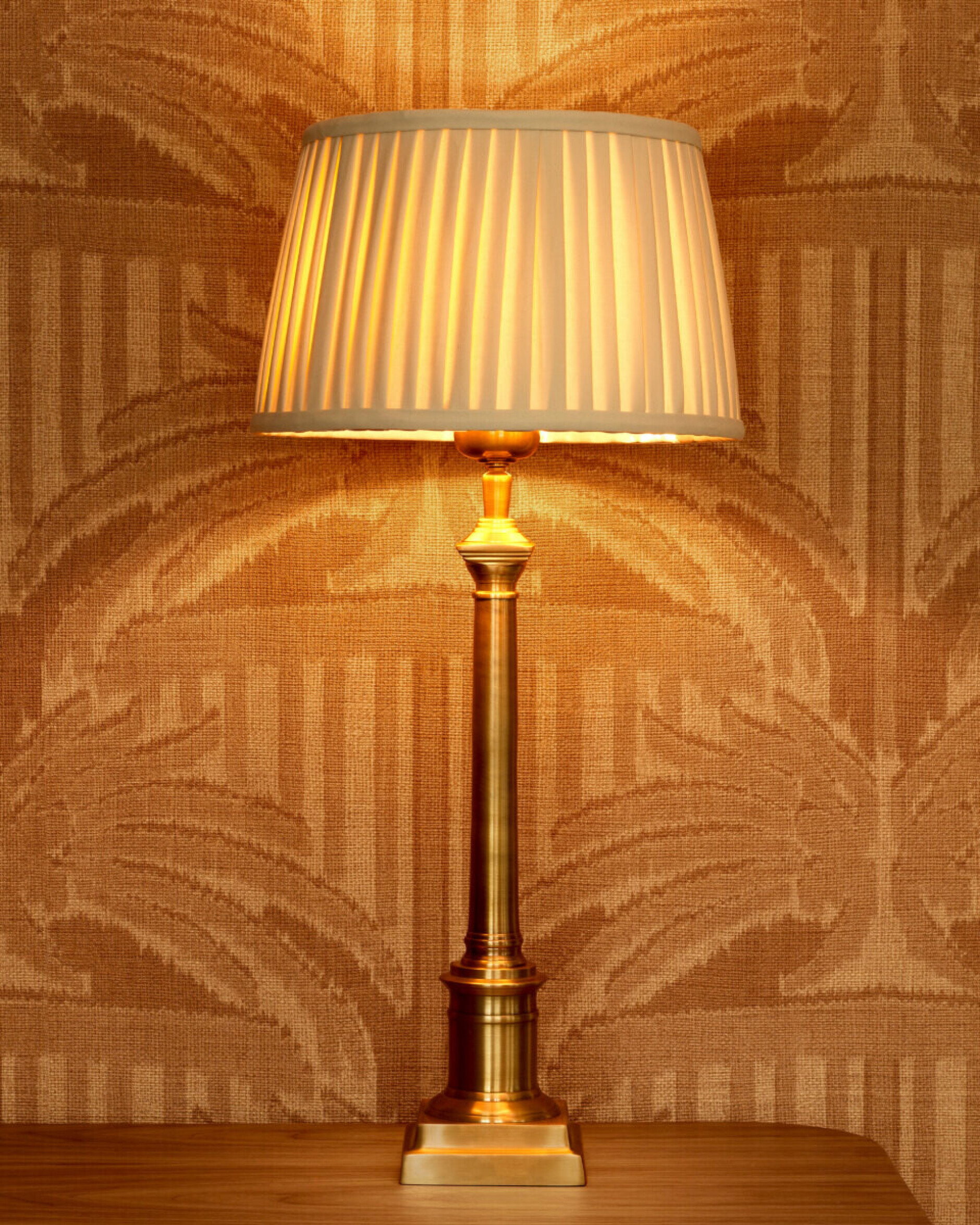 Cologne bordslampa