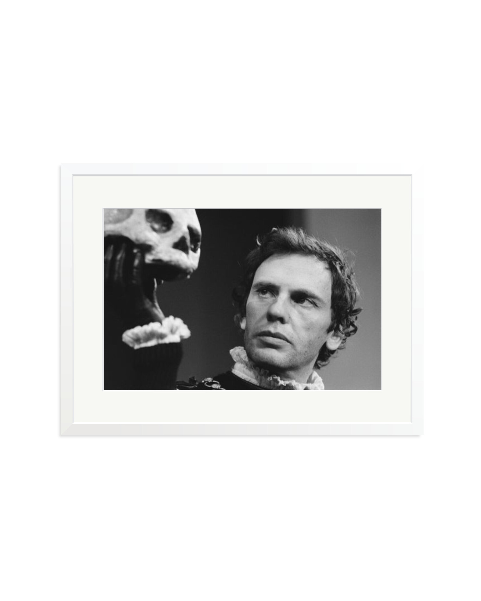 Trintignant Plays Hamlet White / XL