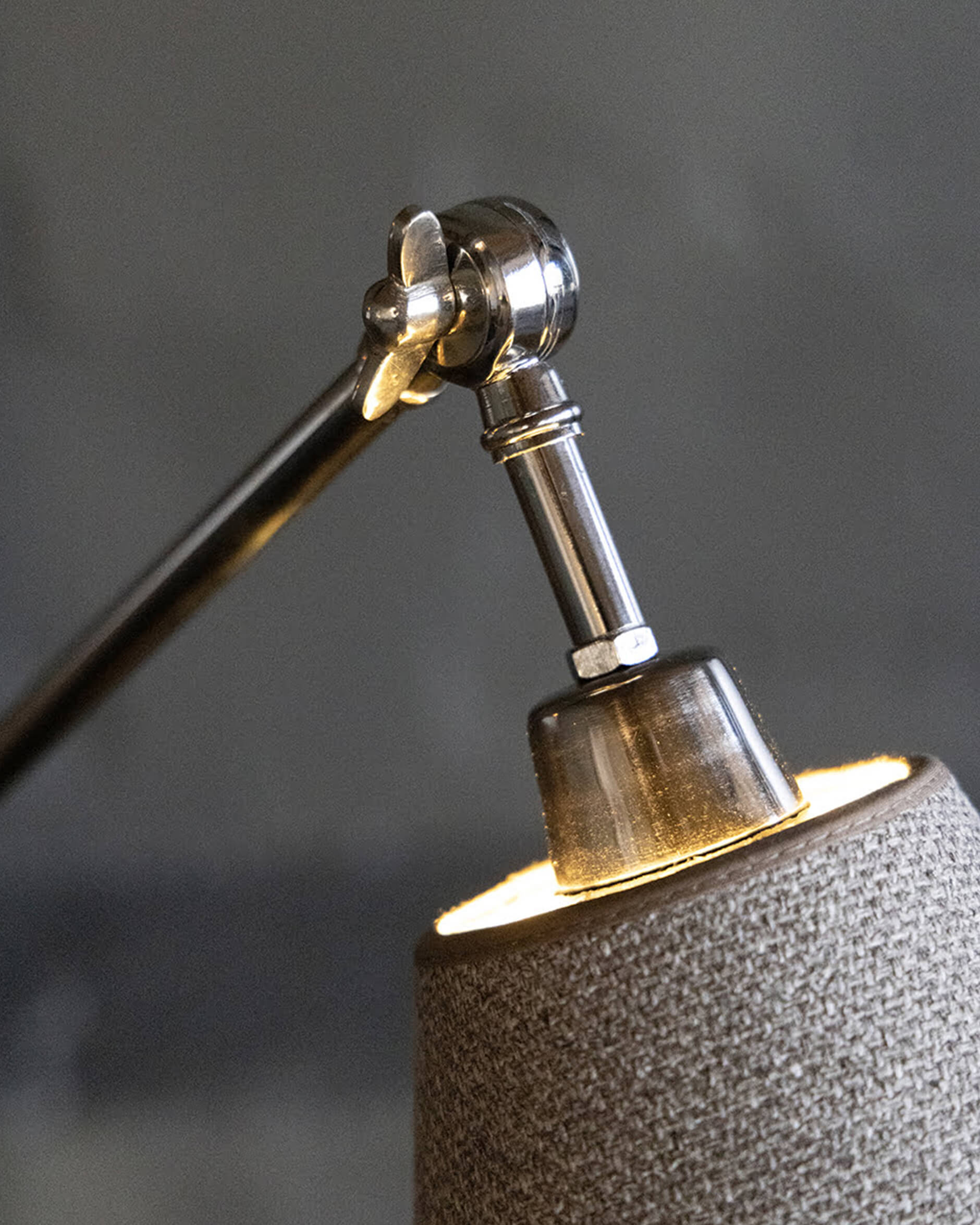 Armando golvlampa svart nickel