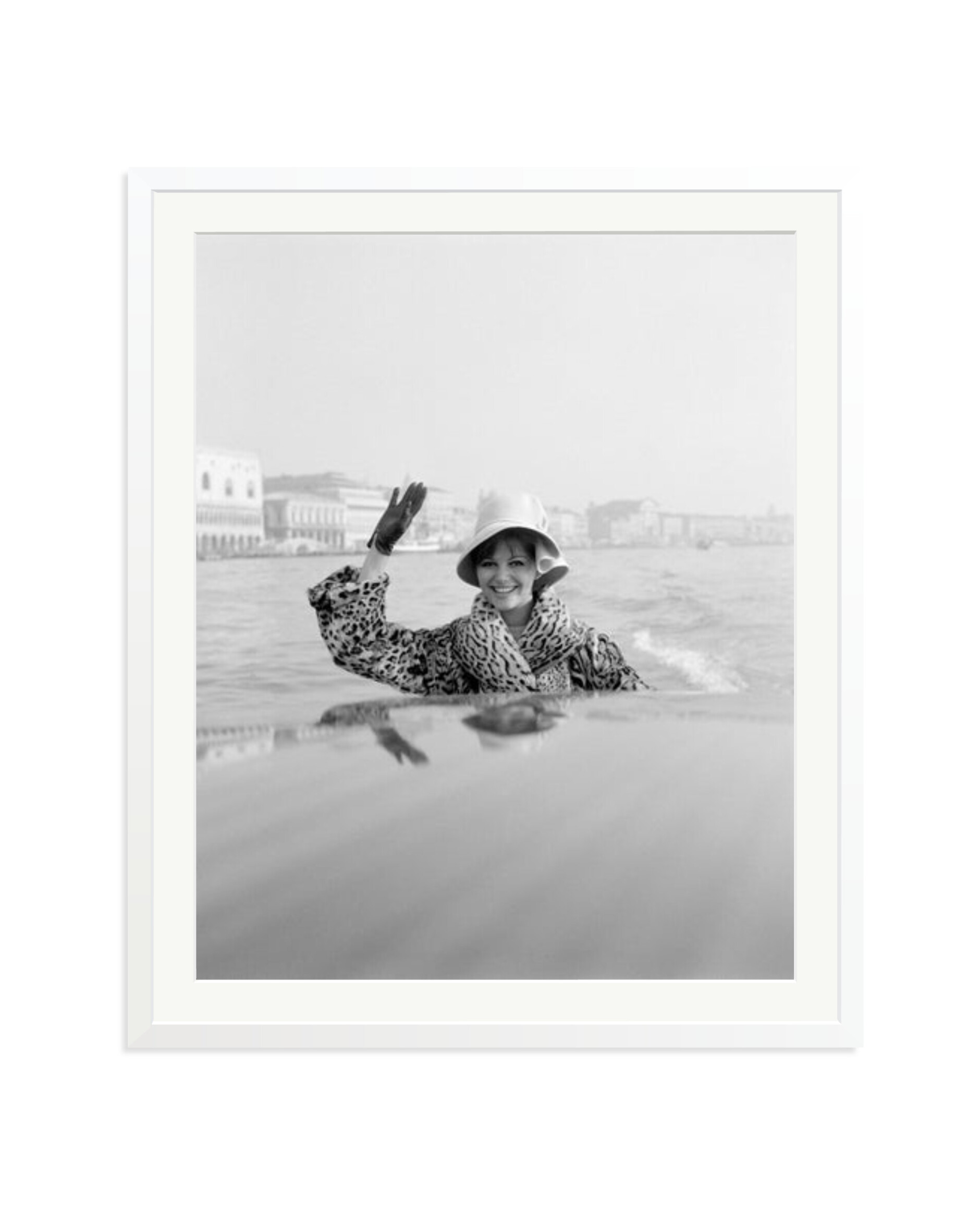 Cardinale in Venice, 1960 White / XXL