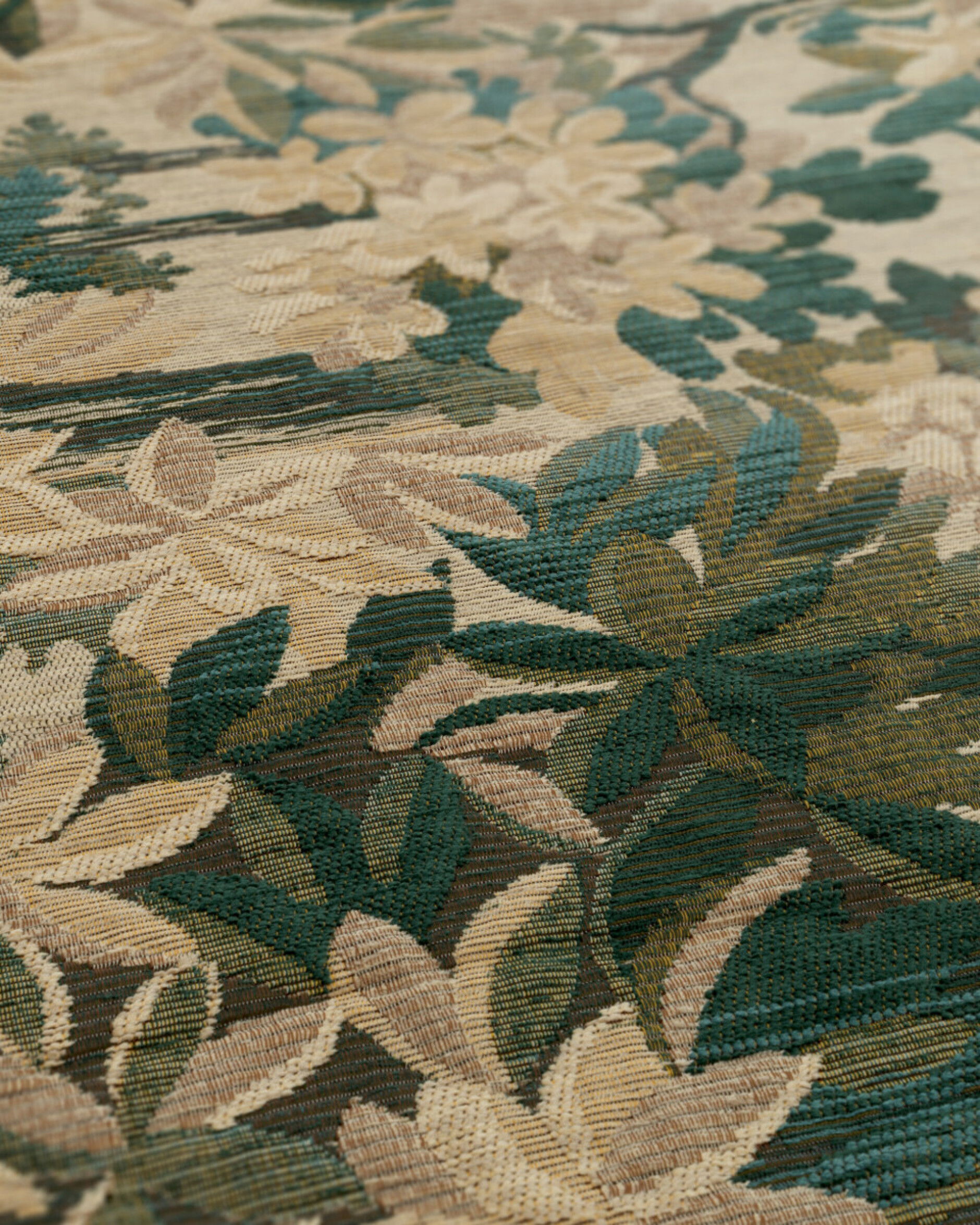 Amarante Marston Green cushion