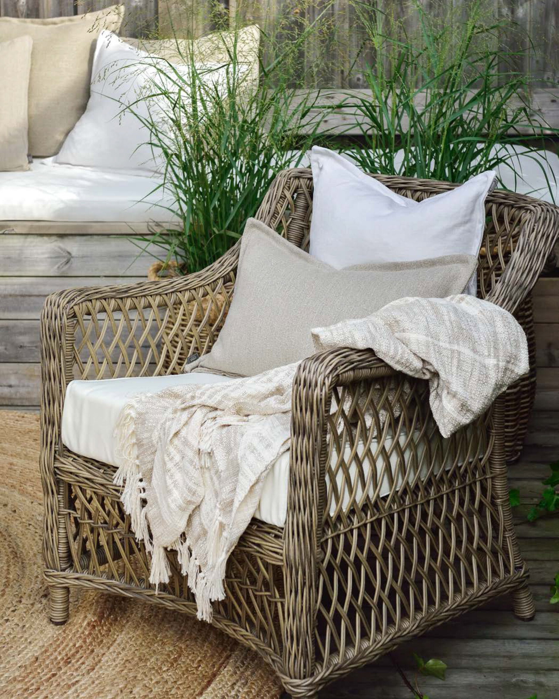 Marbella armchair with Anson side table