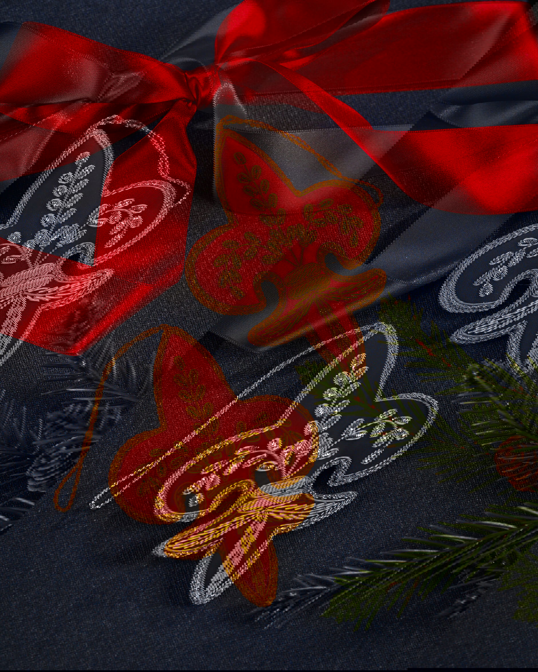 Chelsea fransk lilja julgransdekoration