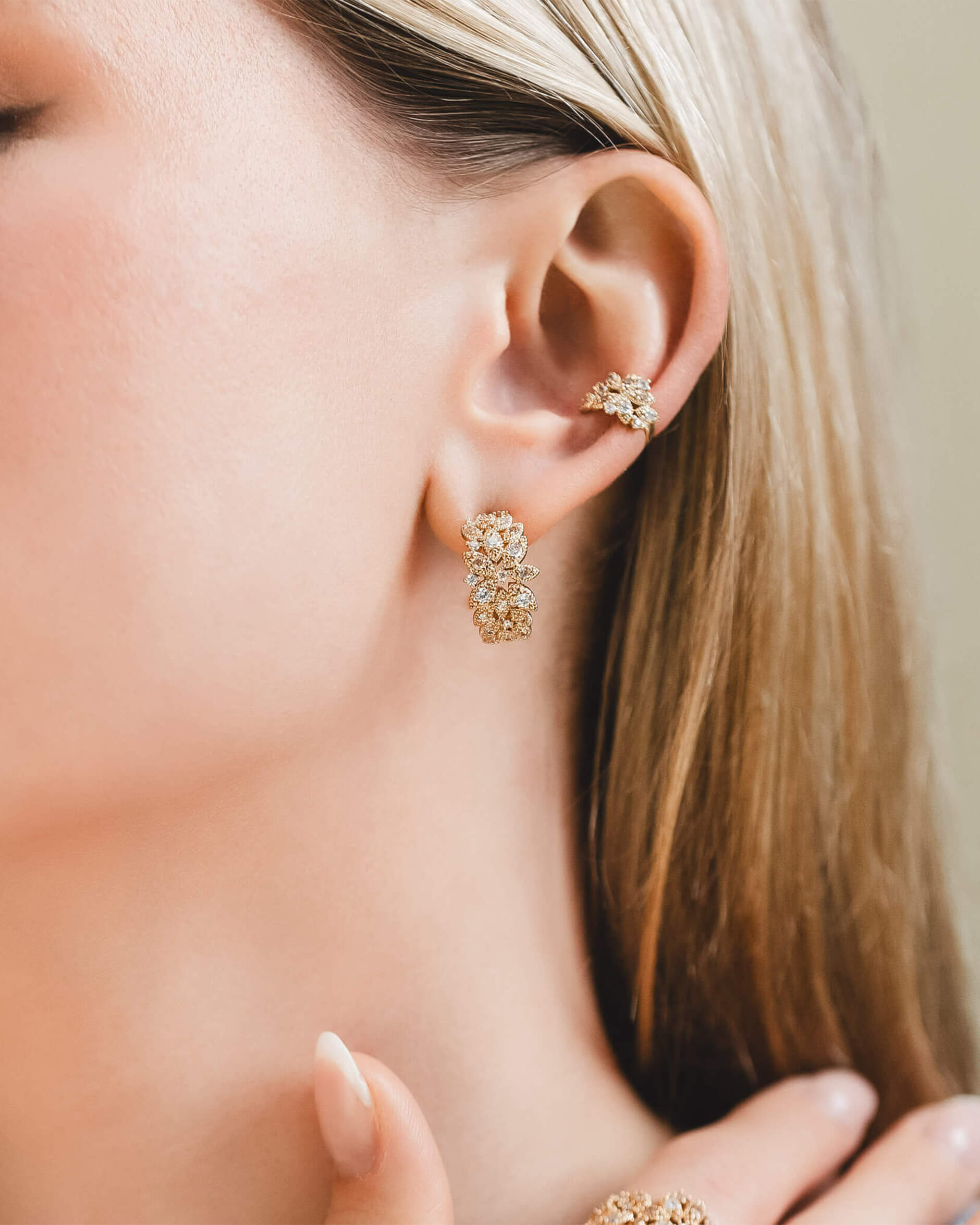 Laurel Hoops Earrings Gold