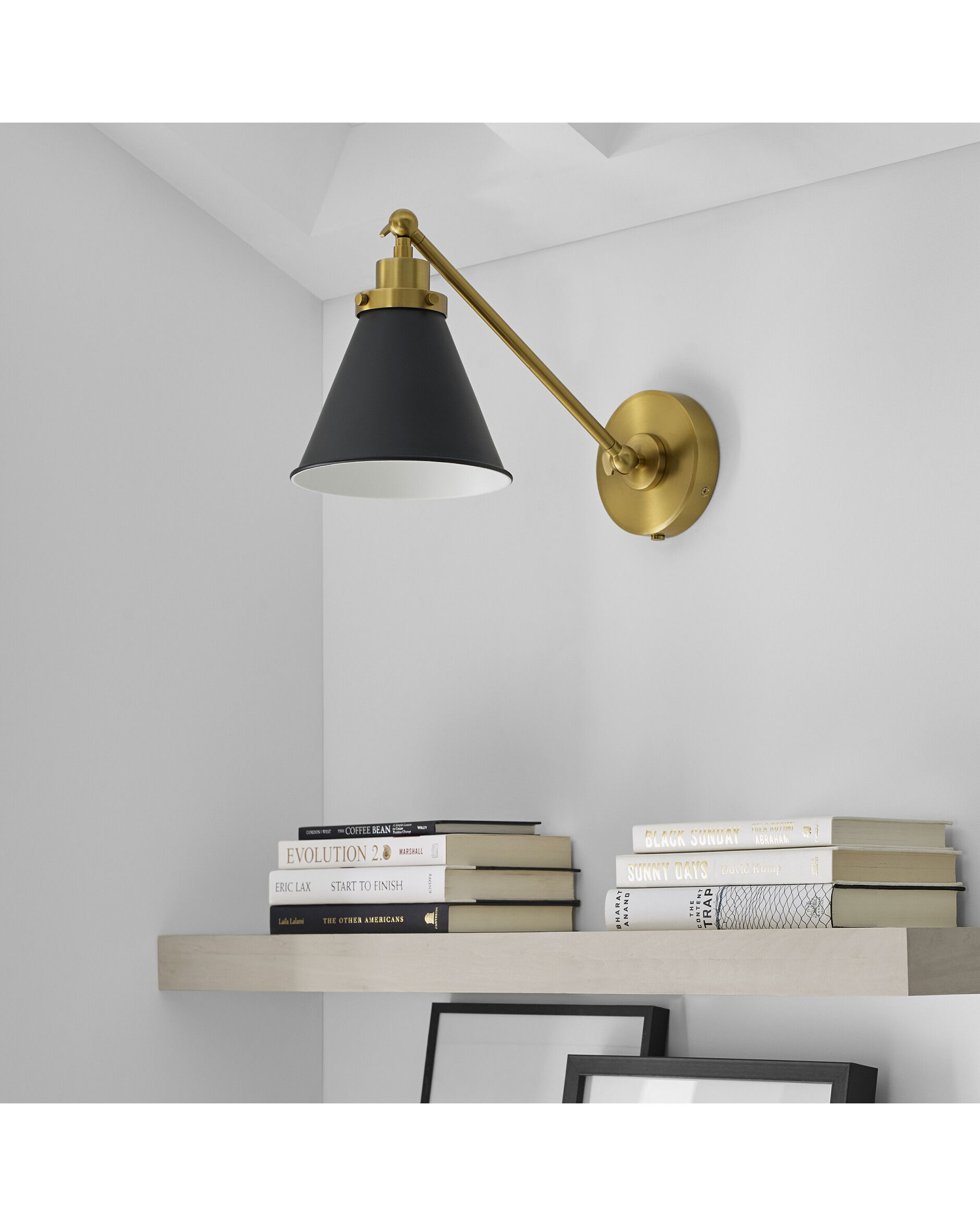 Wellfleet vägglampa svart/mässing