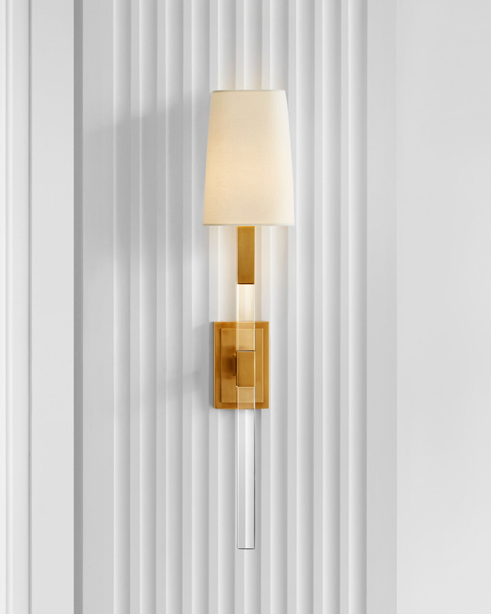 Reagan Tail vägglampa antik mässing M