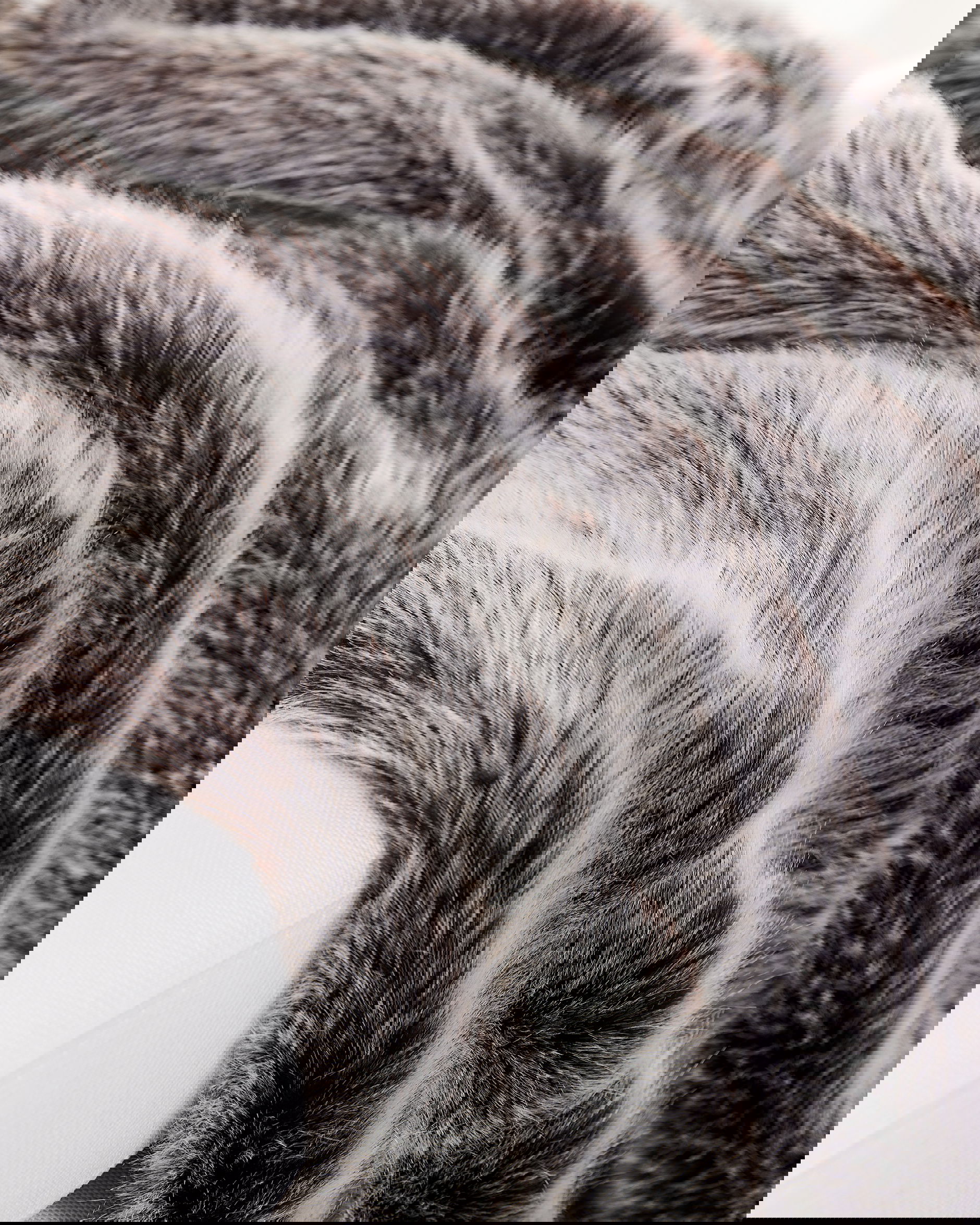 St. Moritz överkast timber wolf