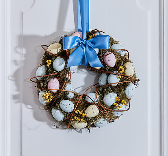 Ismone egg wreath