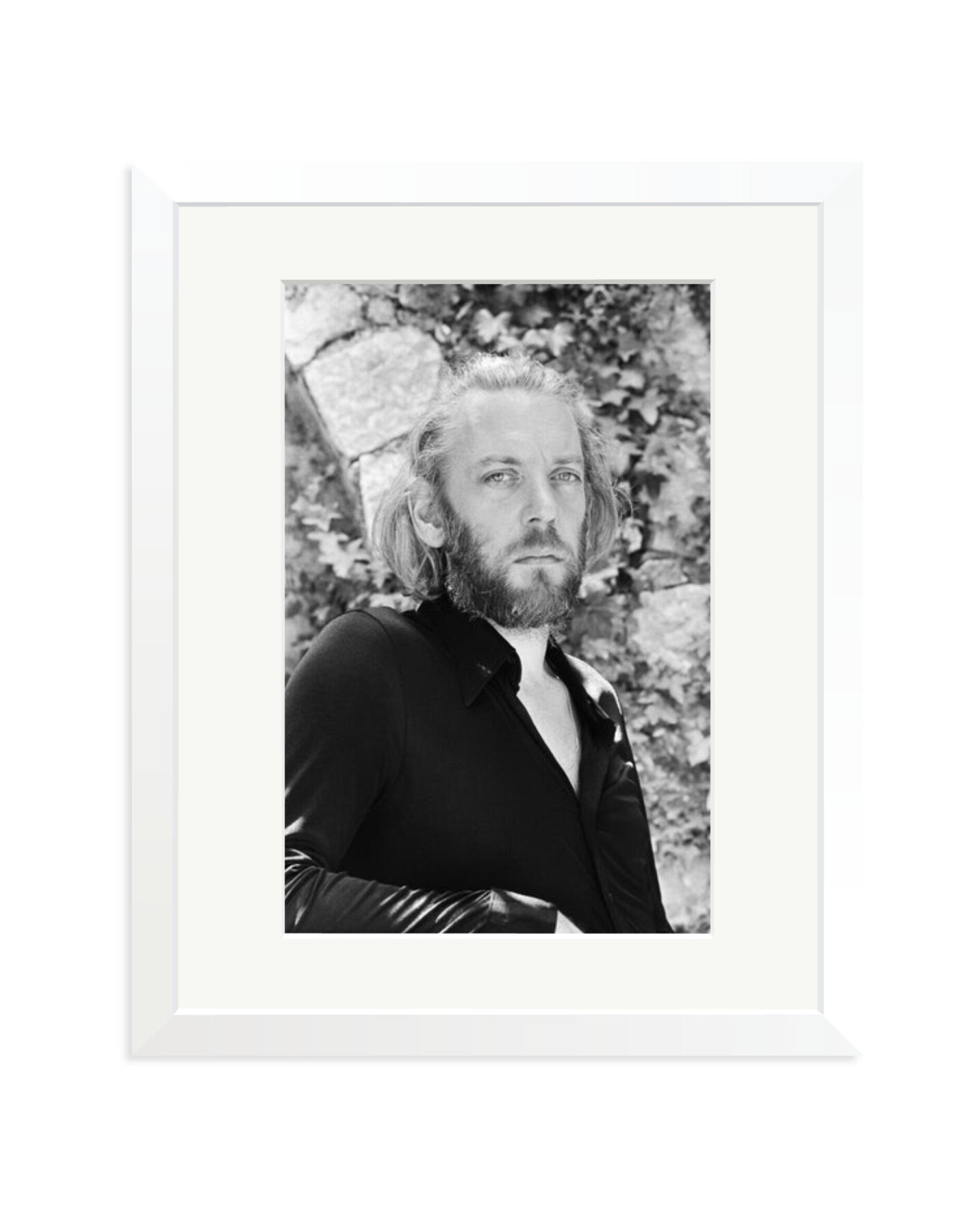 Donald Sutherland White / Medium