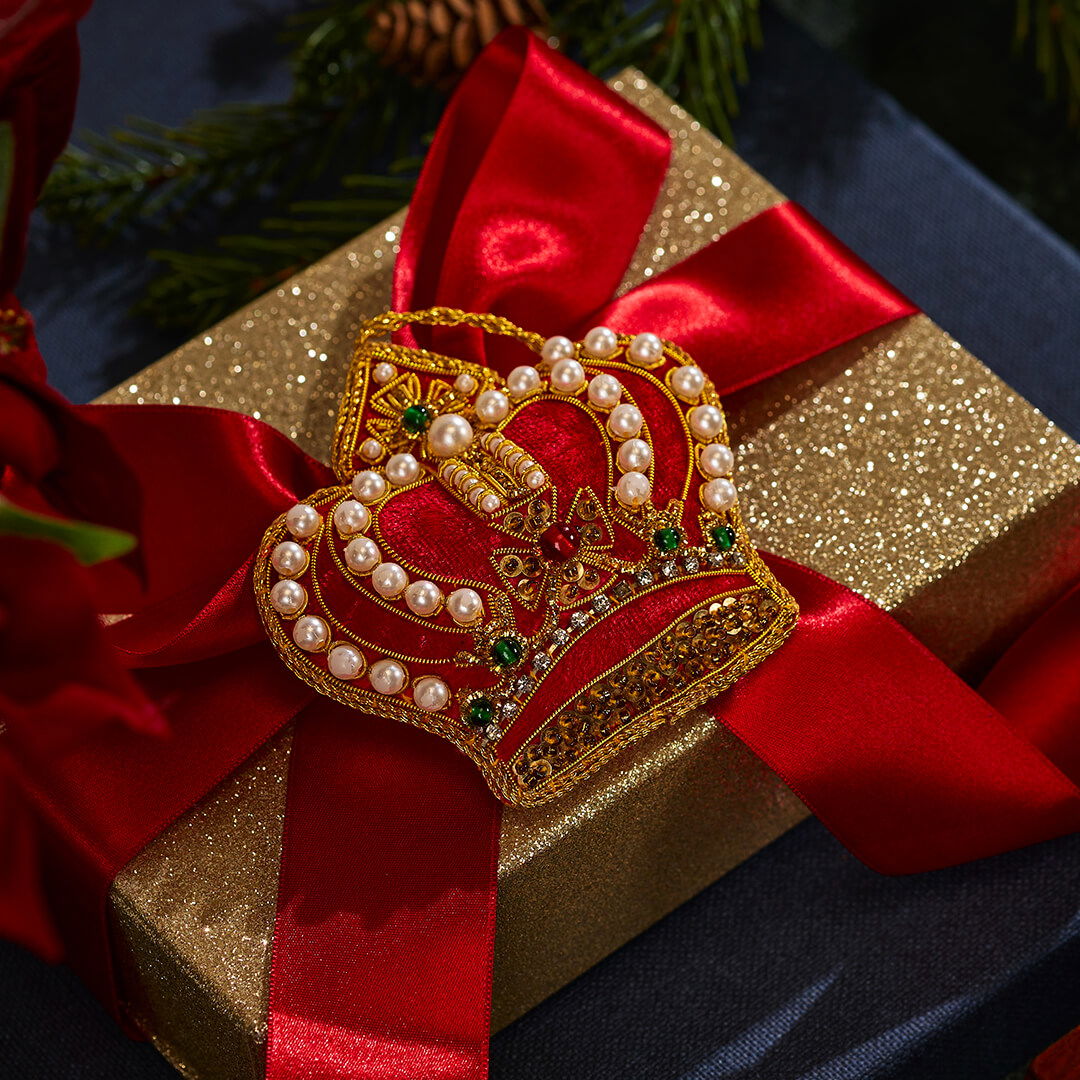 George Crown Ornament Red