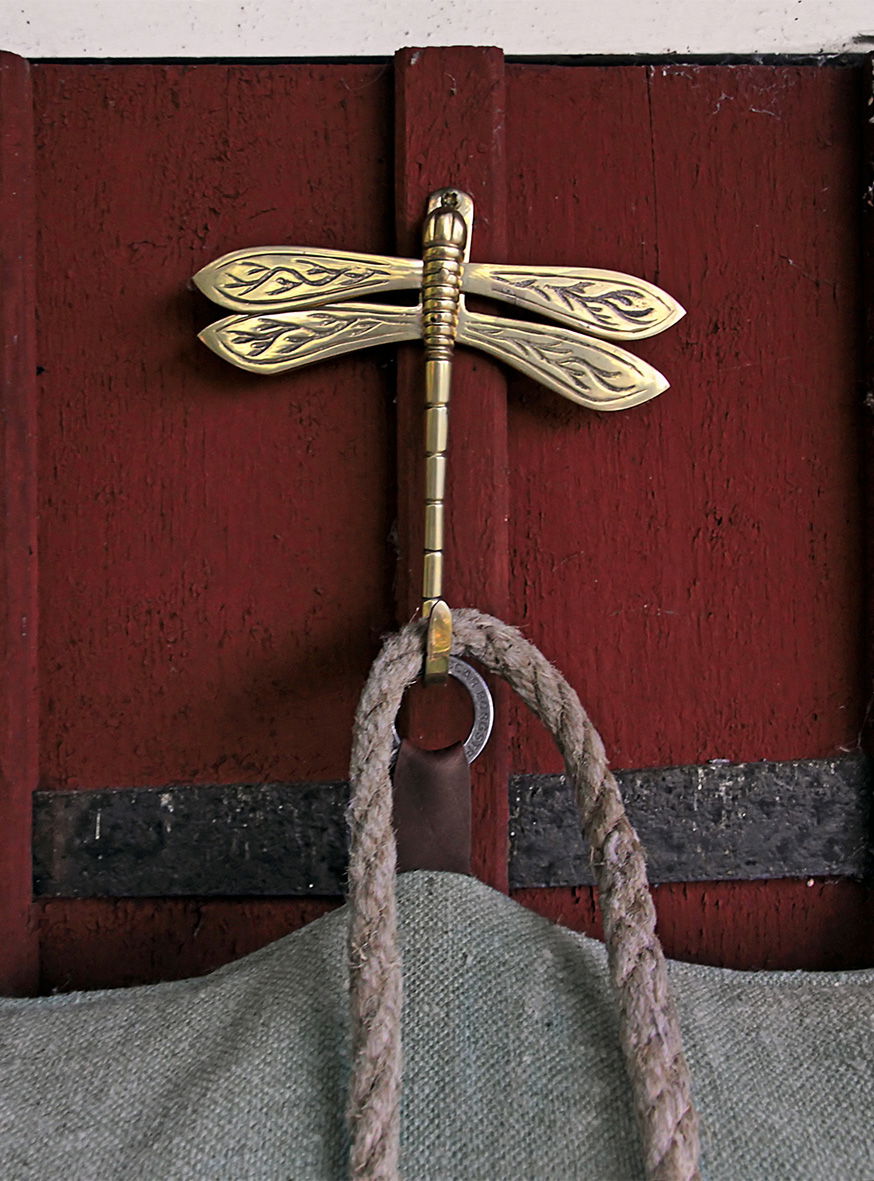 Trollsländekrok mässing