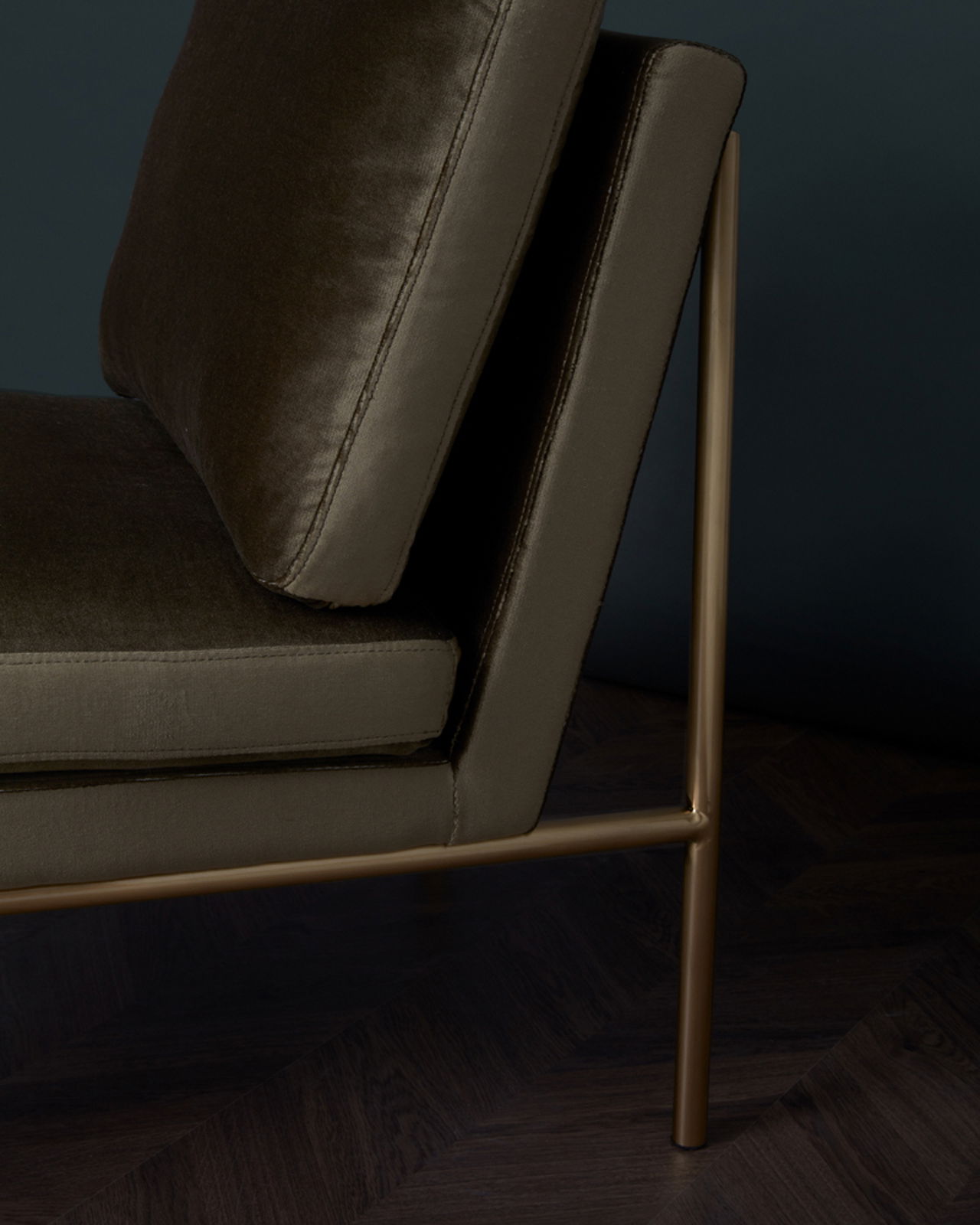 April loungefåtölj olive/mässing