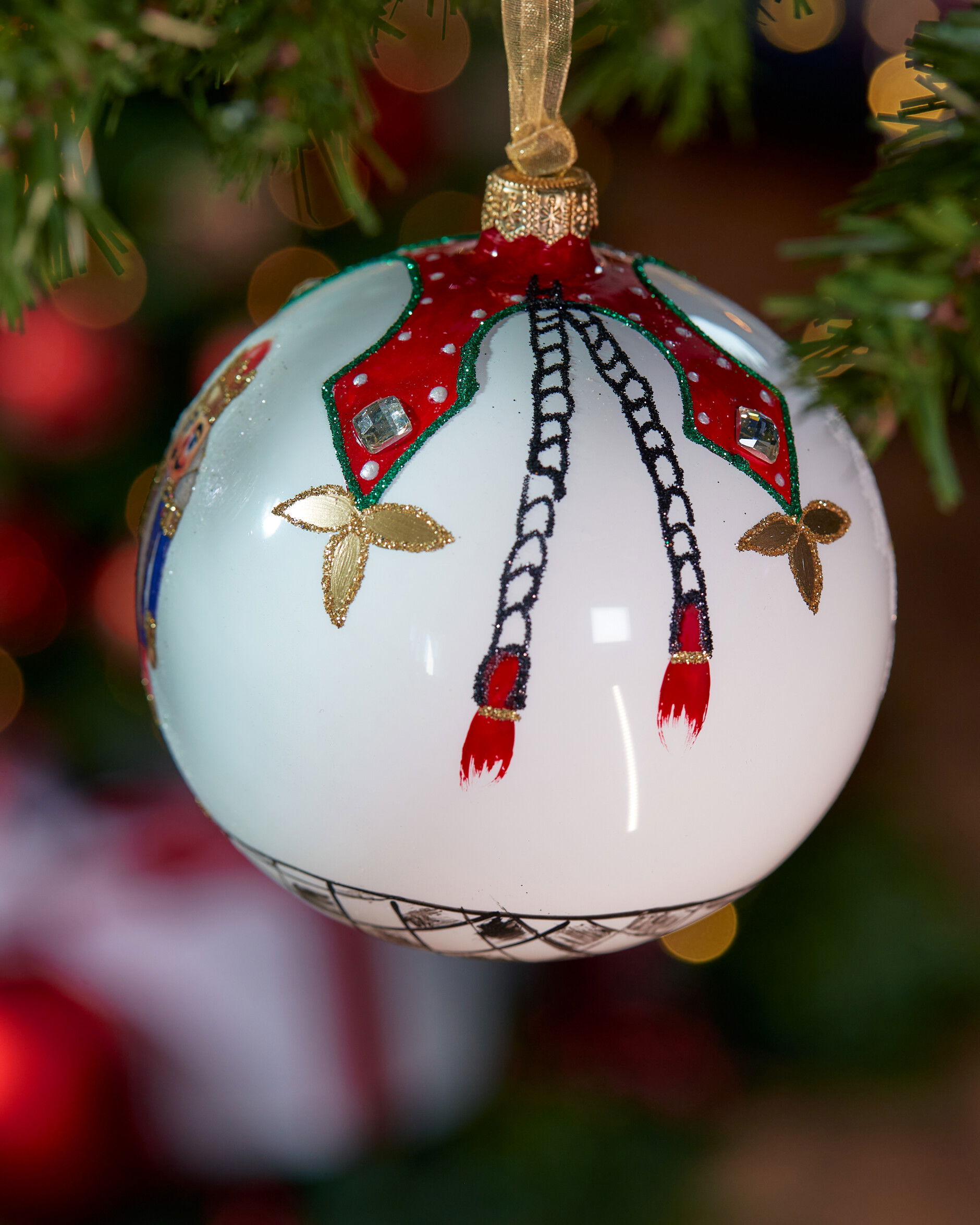 Ludwig Bauble White 8cm