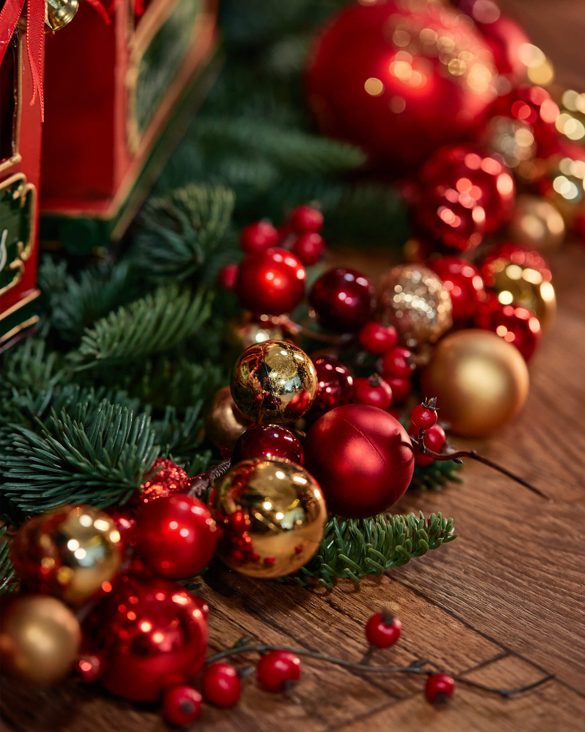 Dolly Garland Red/Gold 180cm