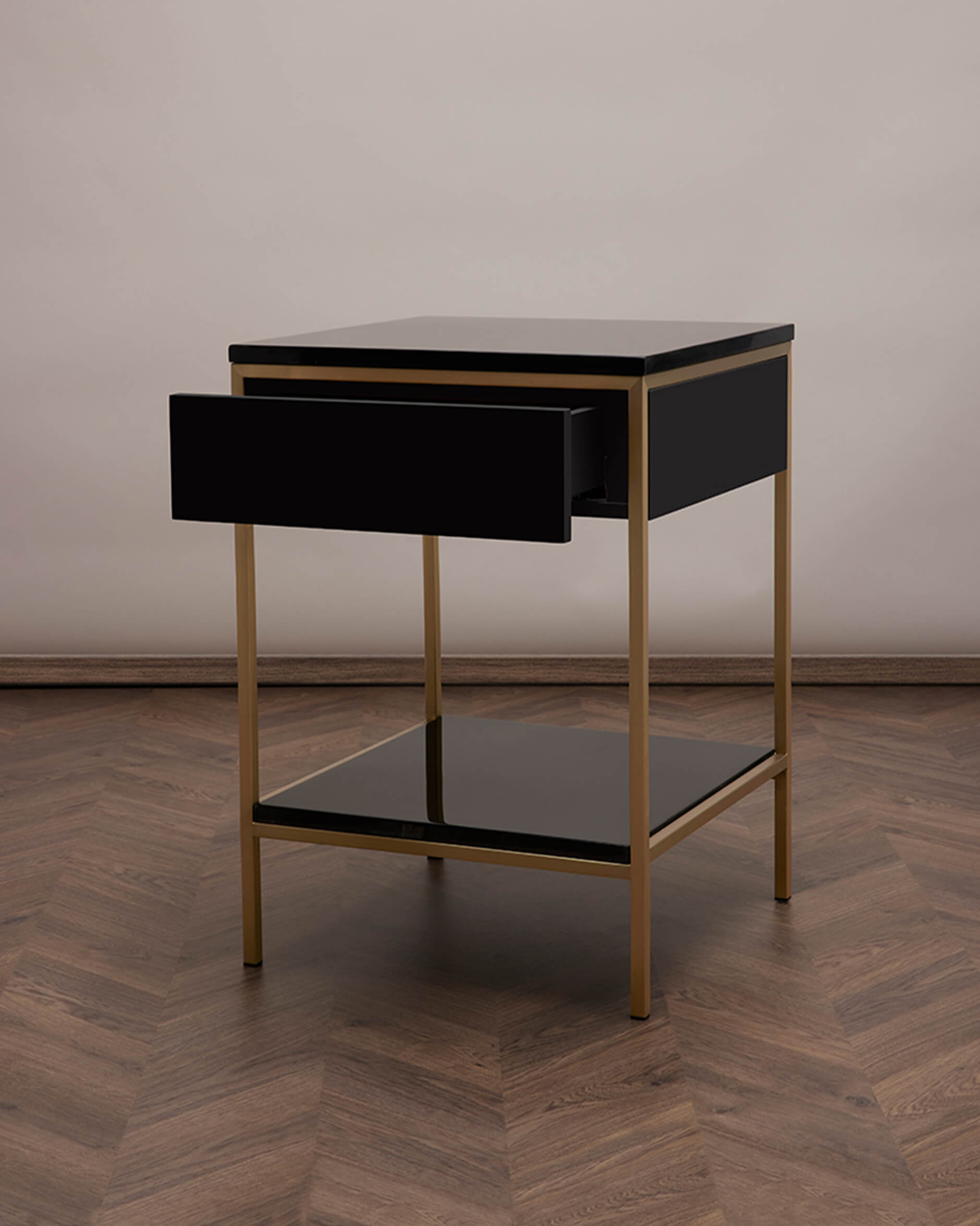 Erin sidobord mässing/ek