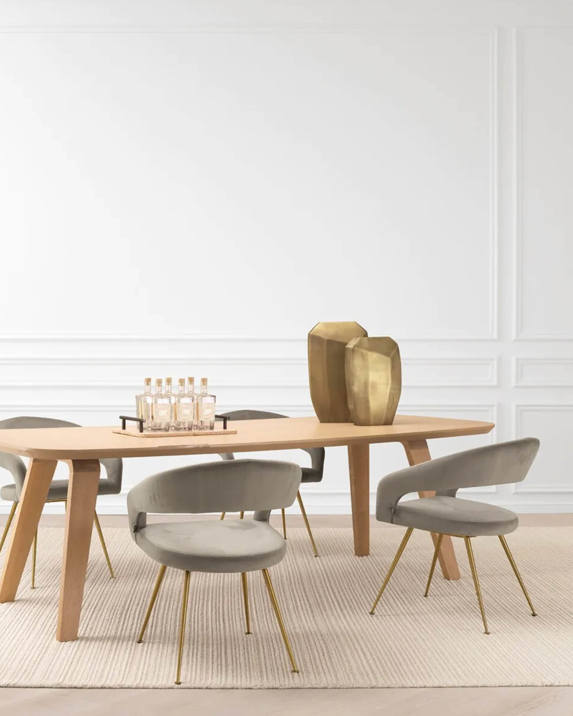 Linos vas antik mässing