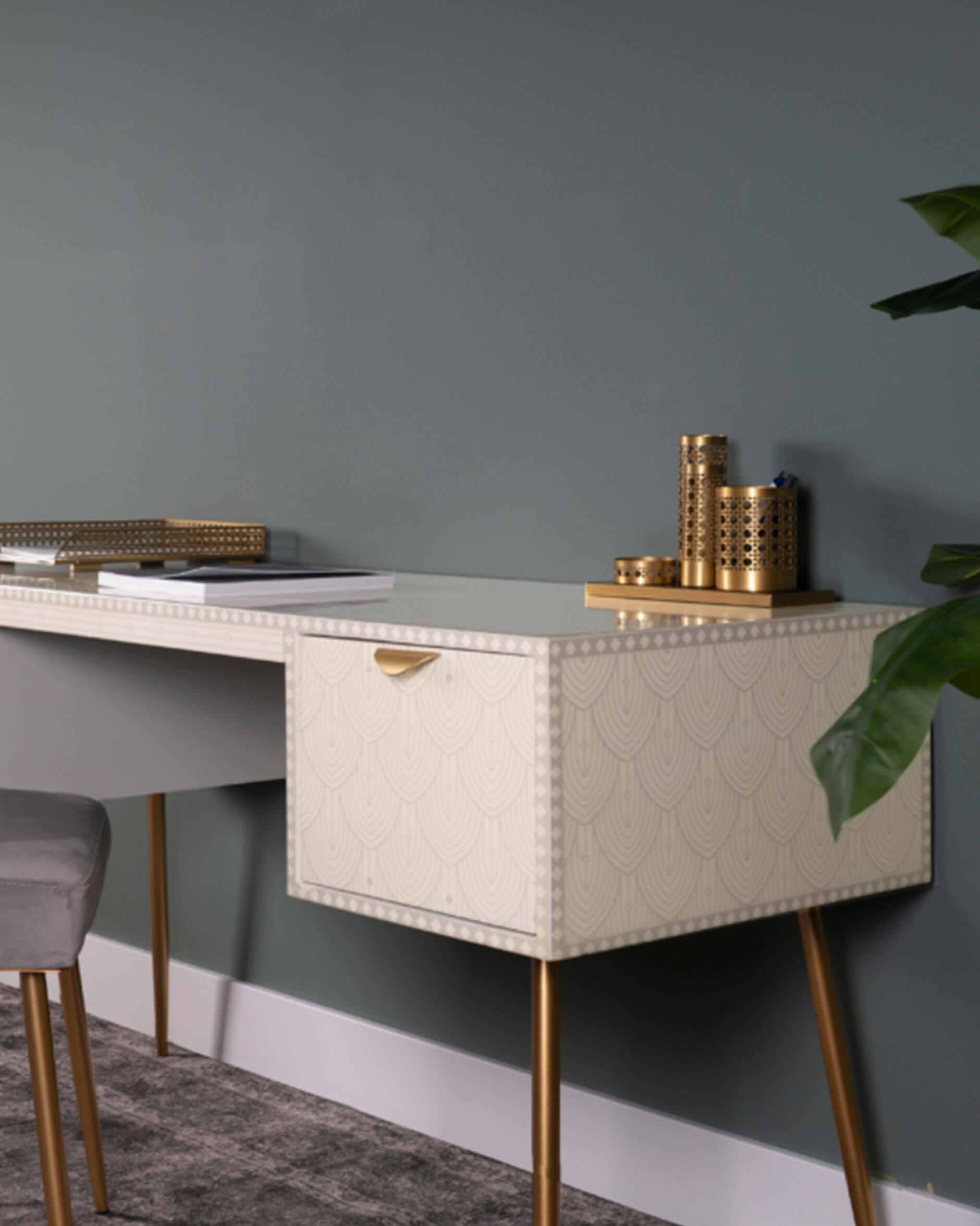 Skrivbordsset mässing