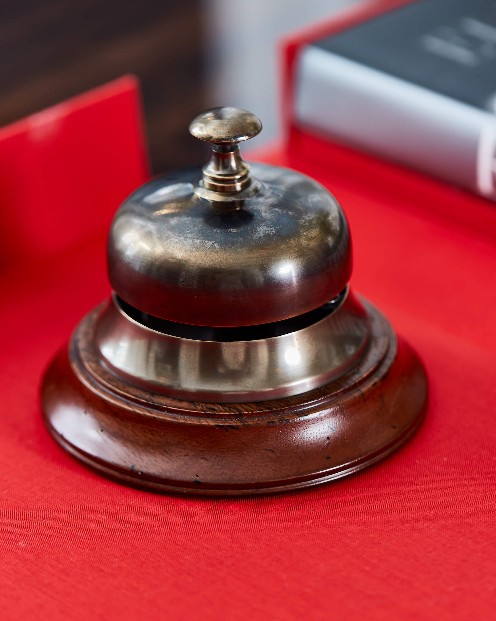 Sailor's Inn -kello, pronssi