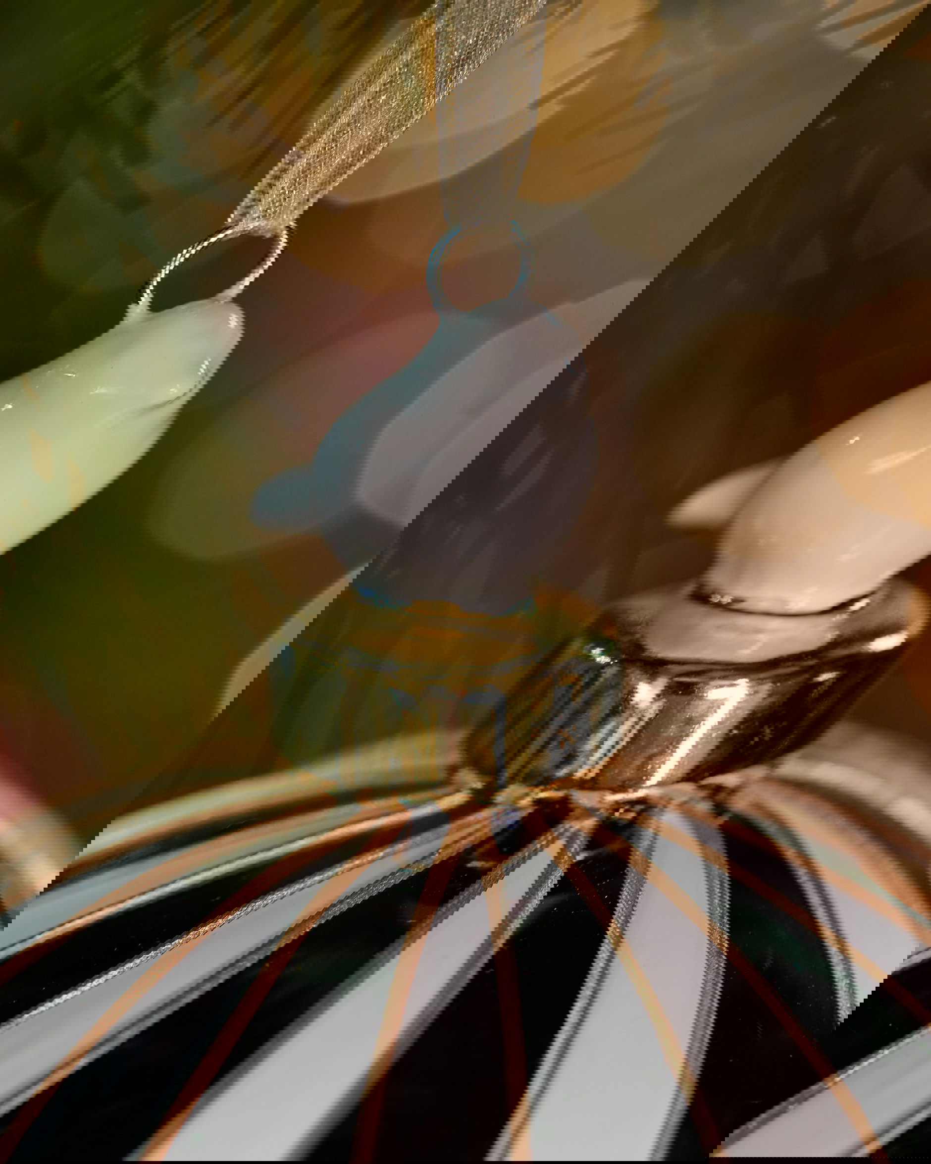 Snow White Robin Bauble Green/White 10cm