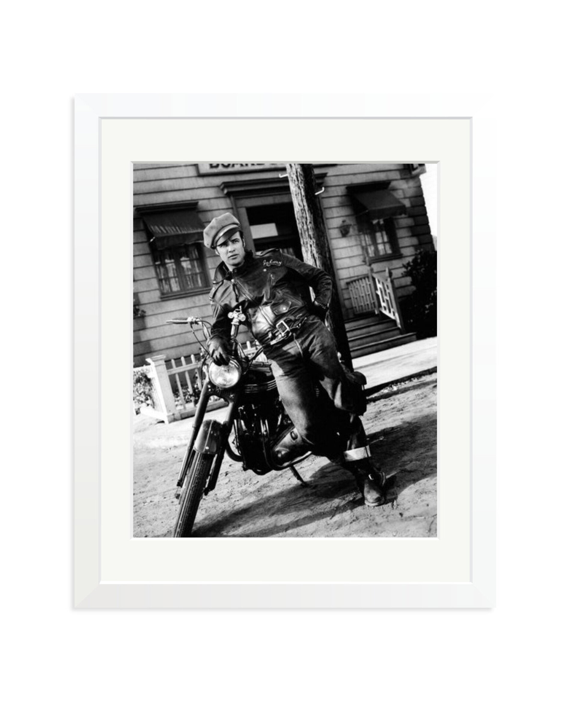 Brando As The Wild One White / Medium