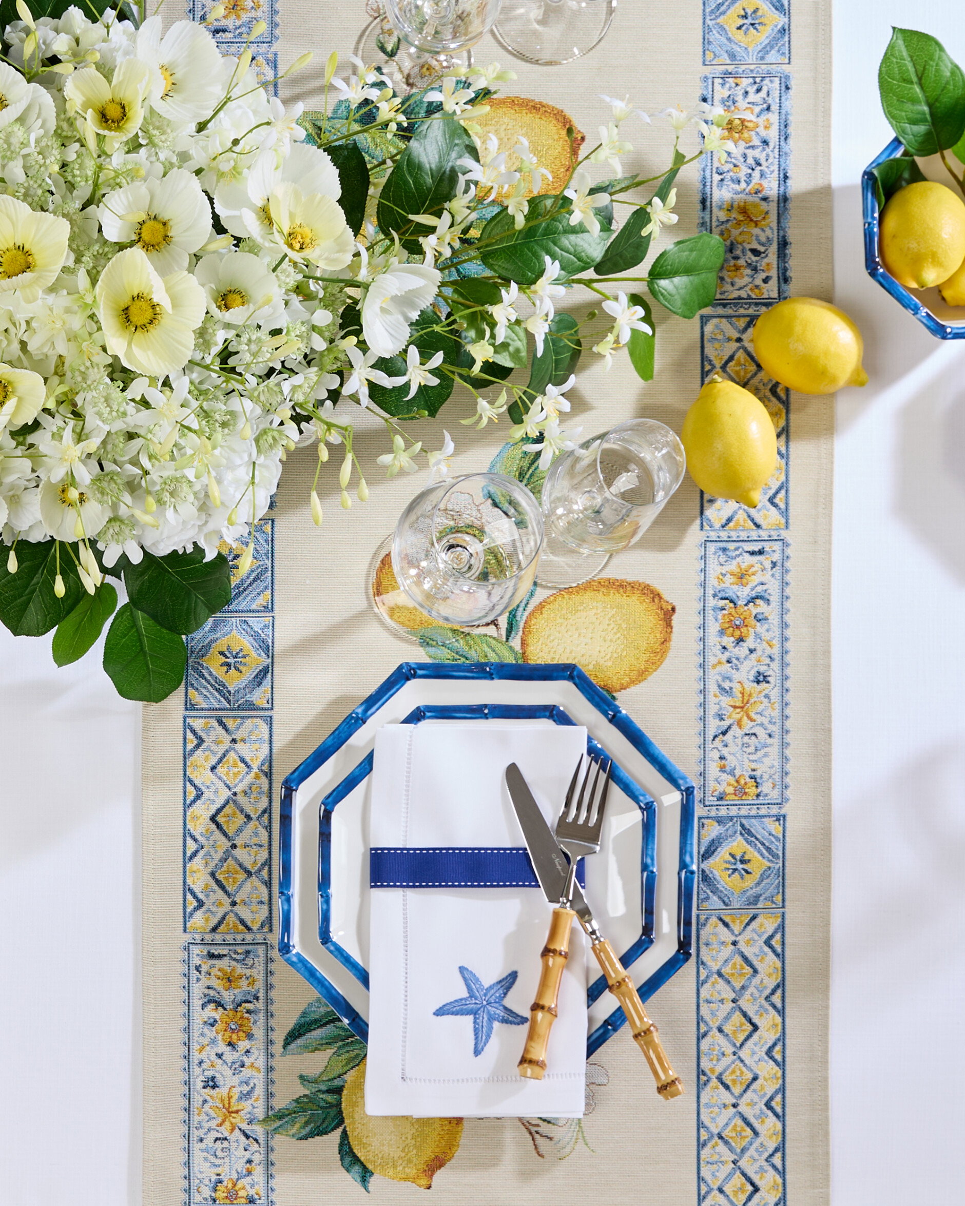 Fiorina table runner