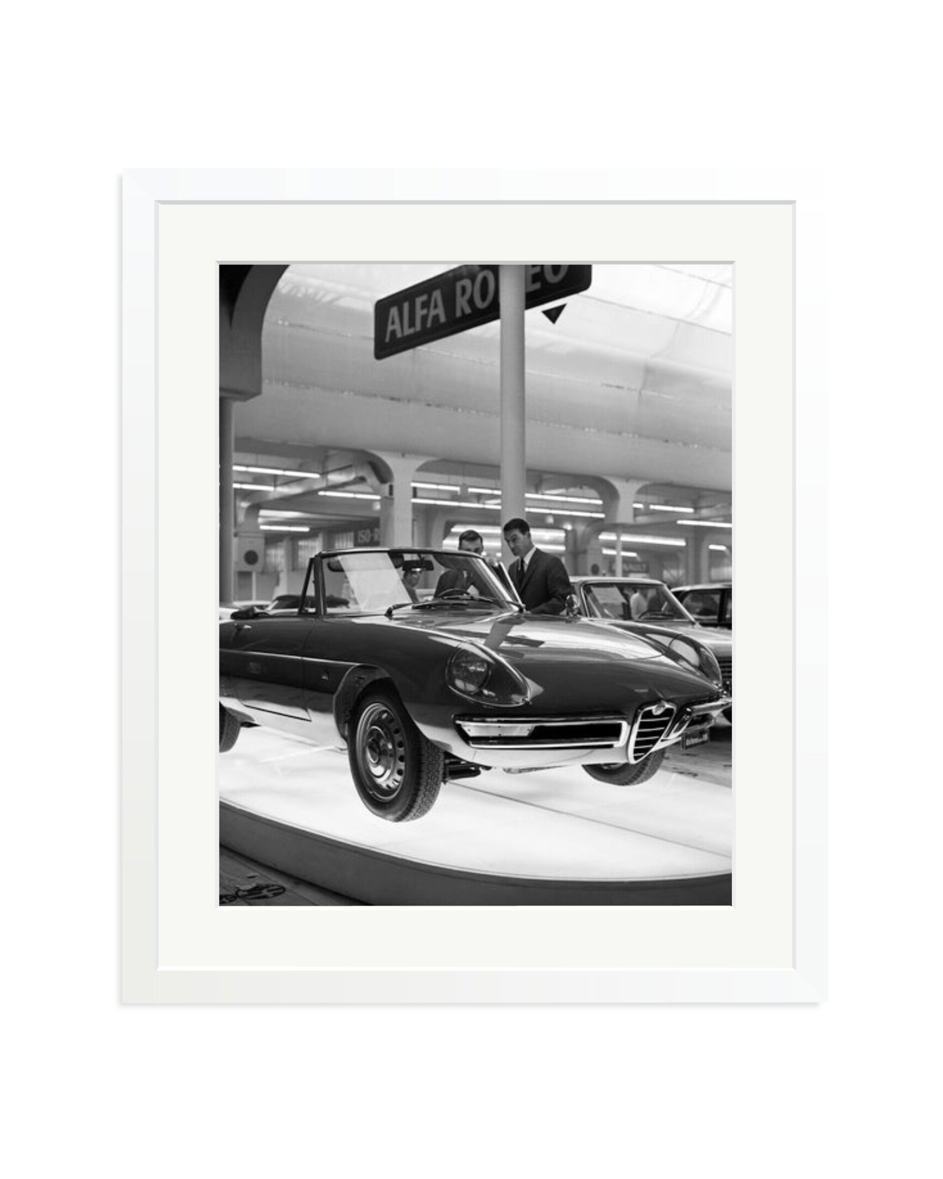 Alfa Romeo Spider 1600 White / Large