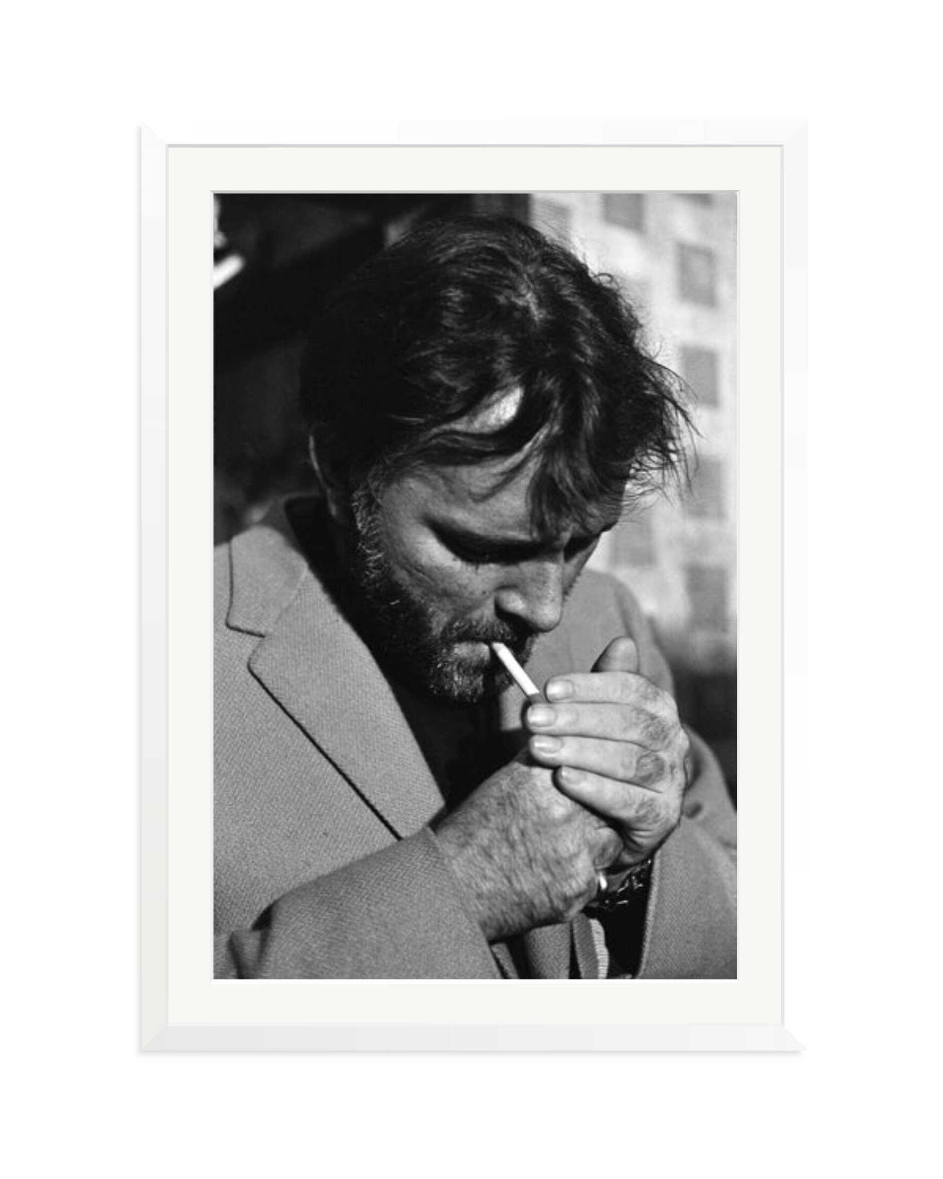 Burton lighting a cigarette White / XXL