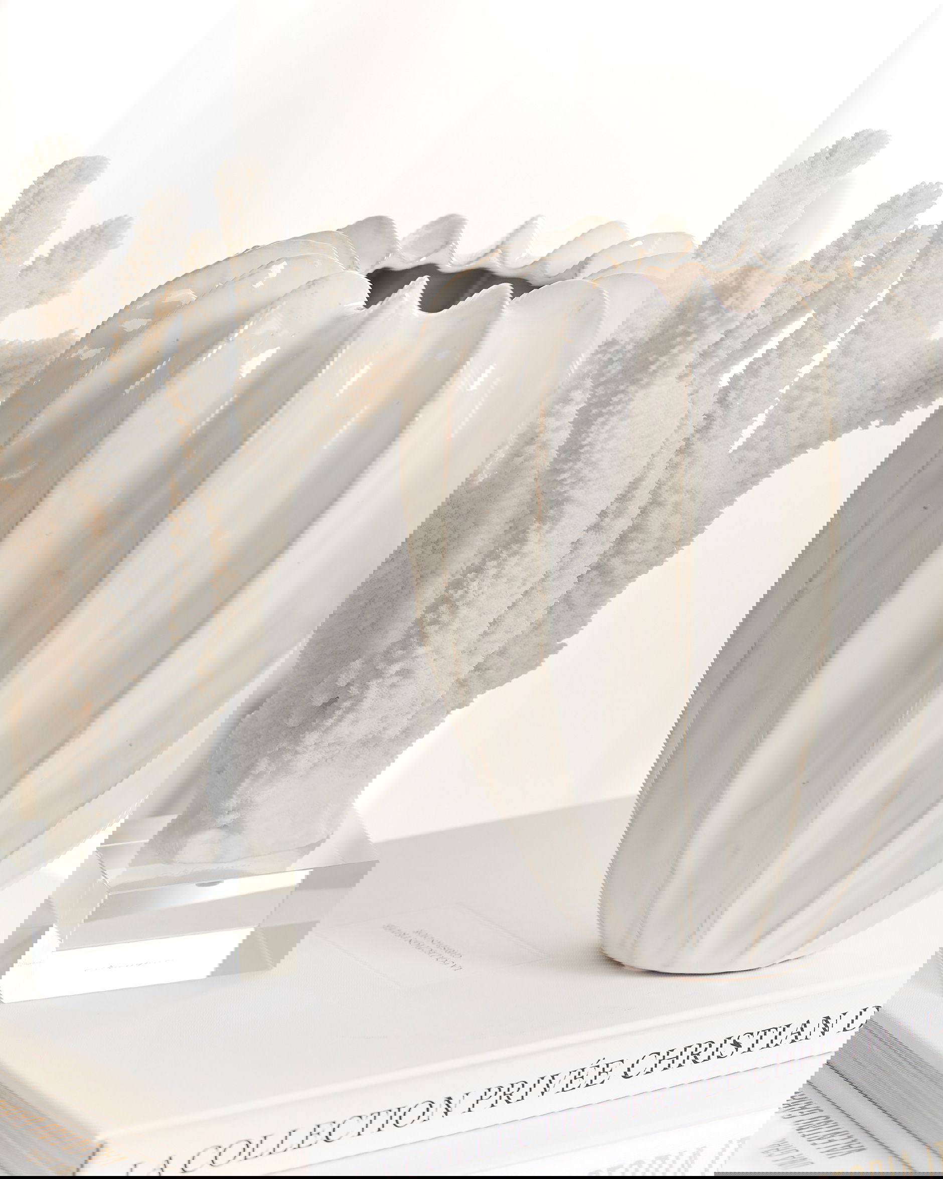 Lillian vas off-white