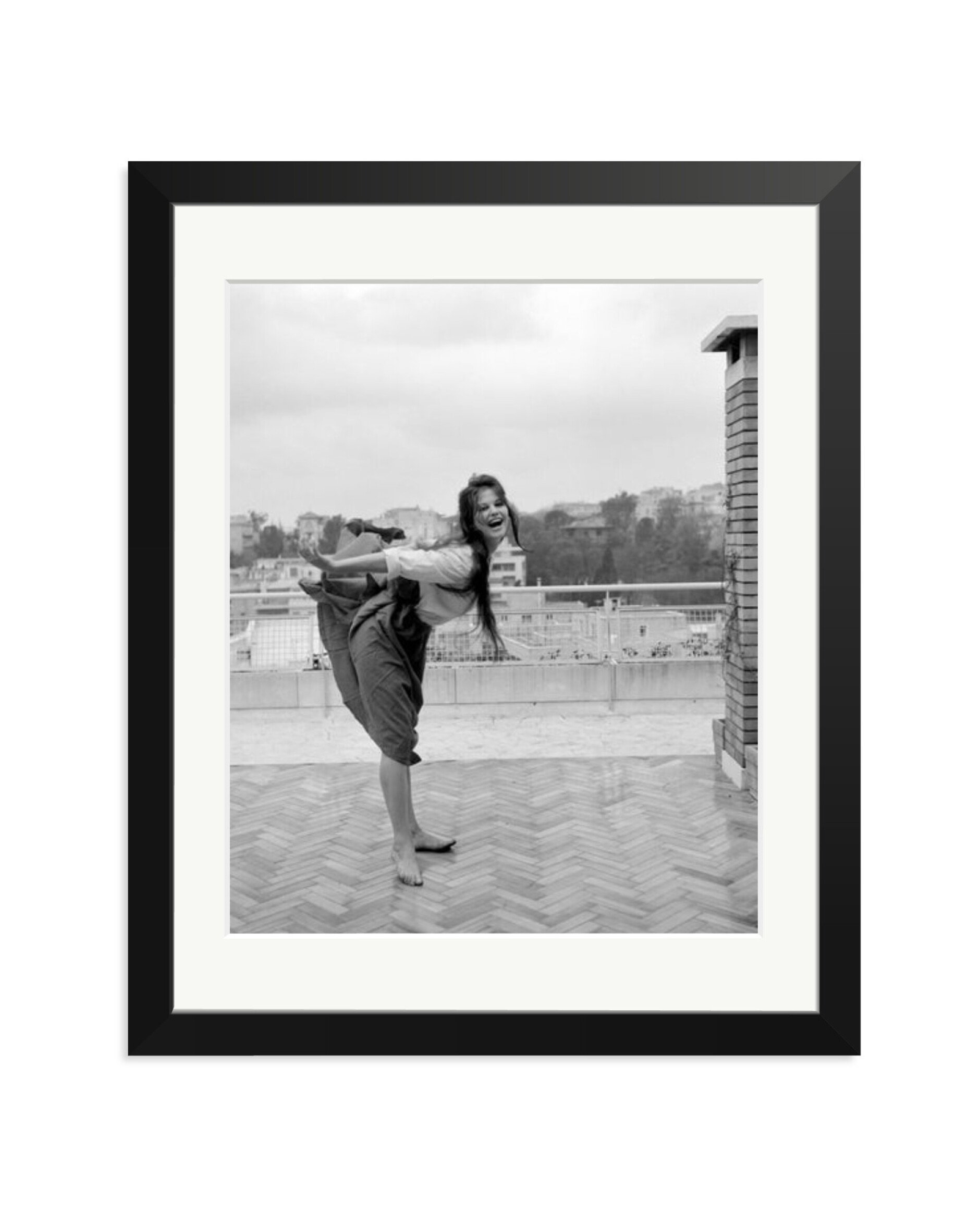 Cardinale in 1958 Black / Medium