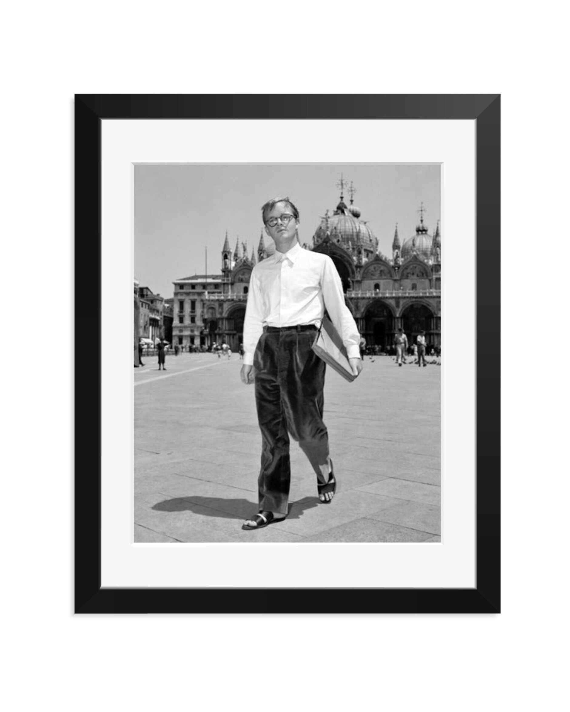Walking in the Piazza San Marco Black / Medium