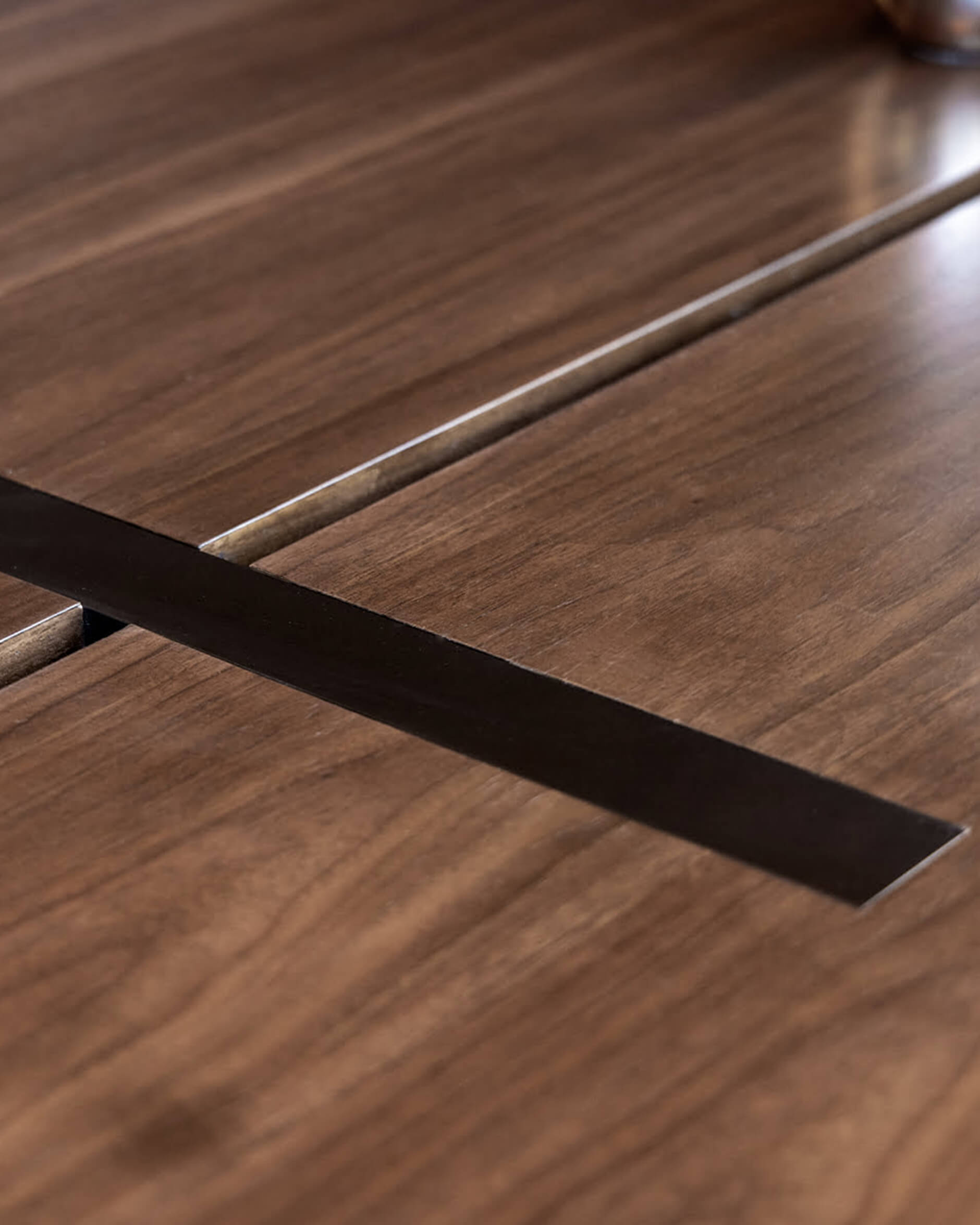 Maddox sidobord valnöt