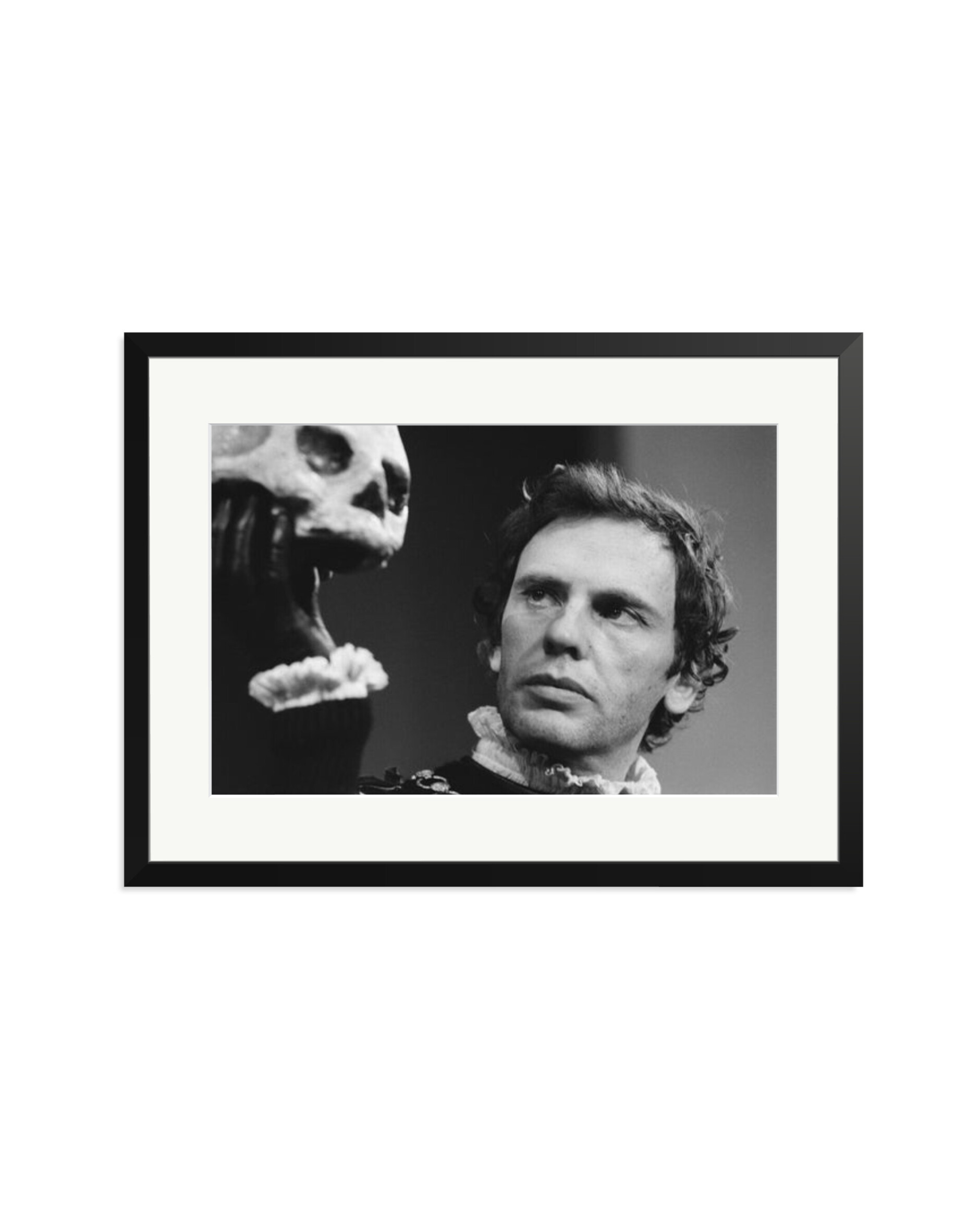 Trintignant Plays Hamlet Black / XL