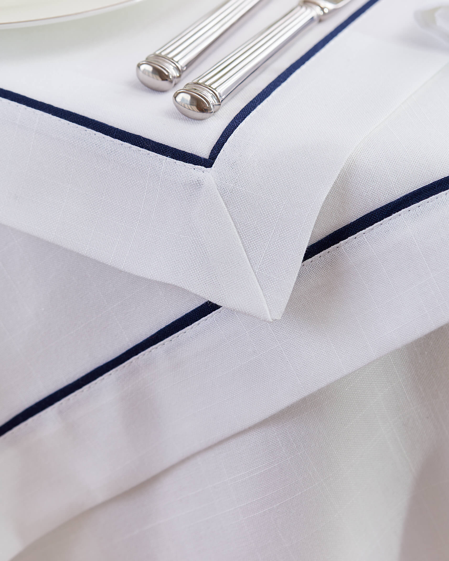 Castleford bordstablett vit/blå