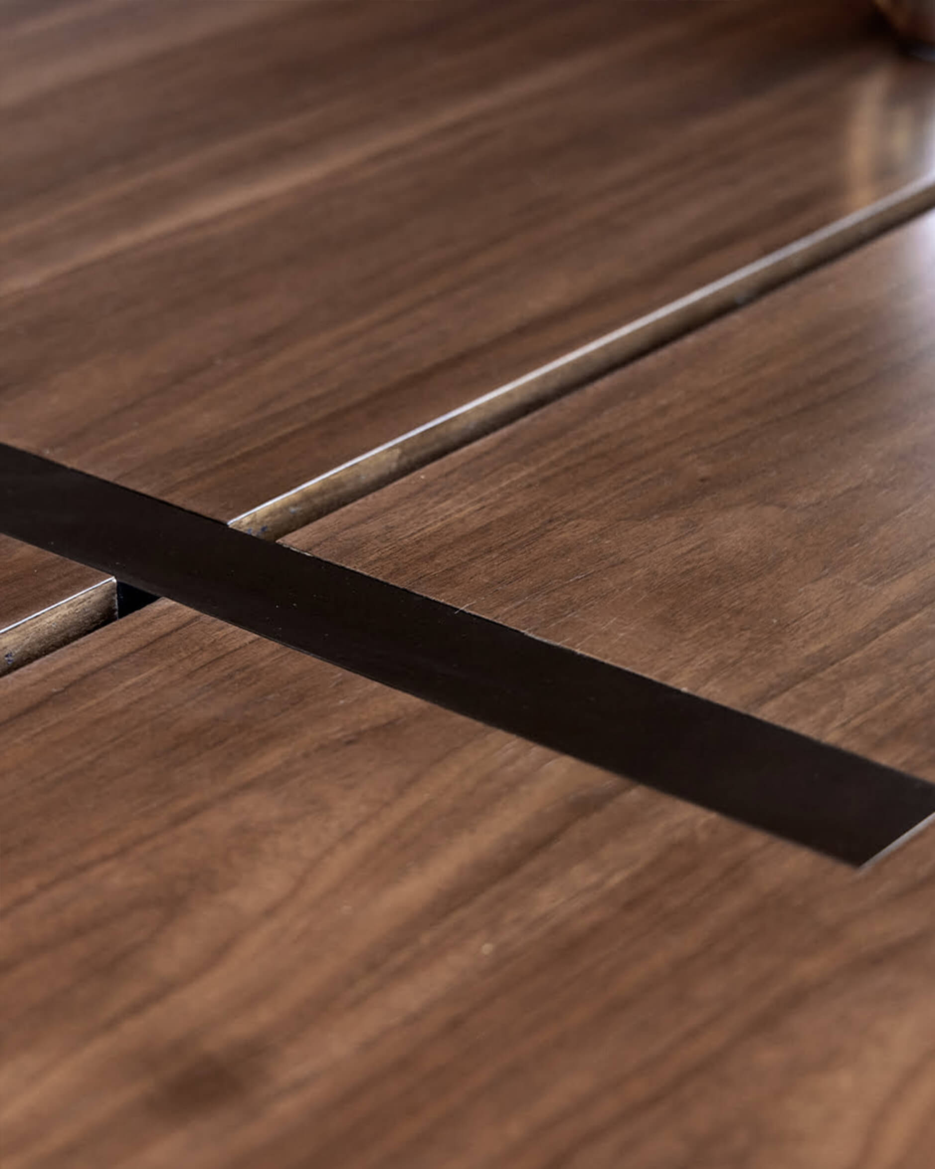 Maddox matbord valnöt