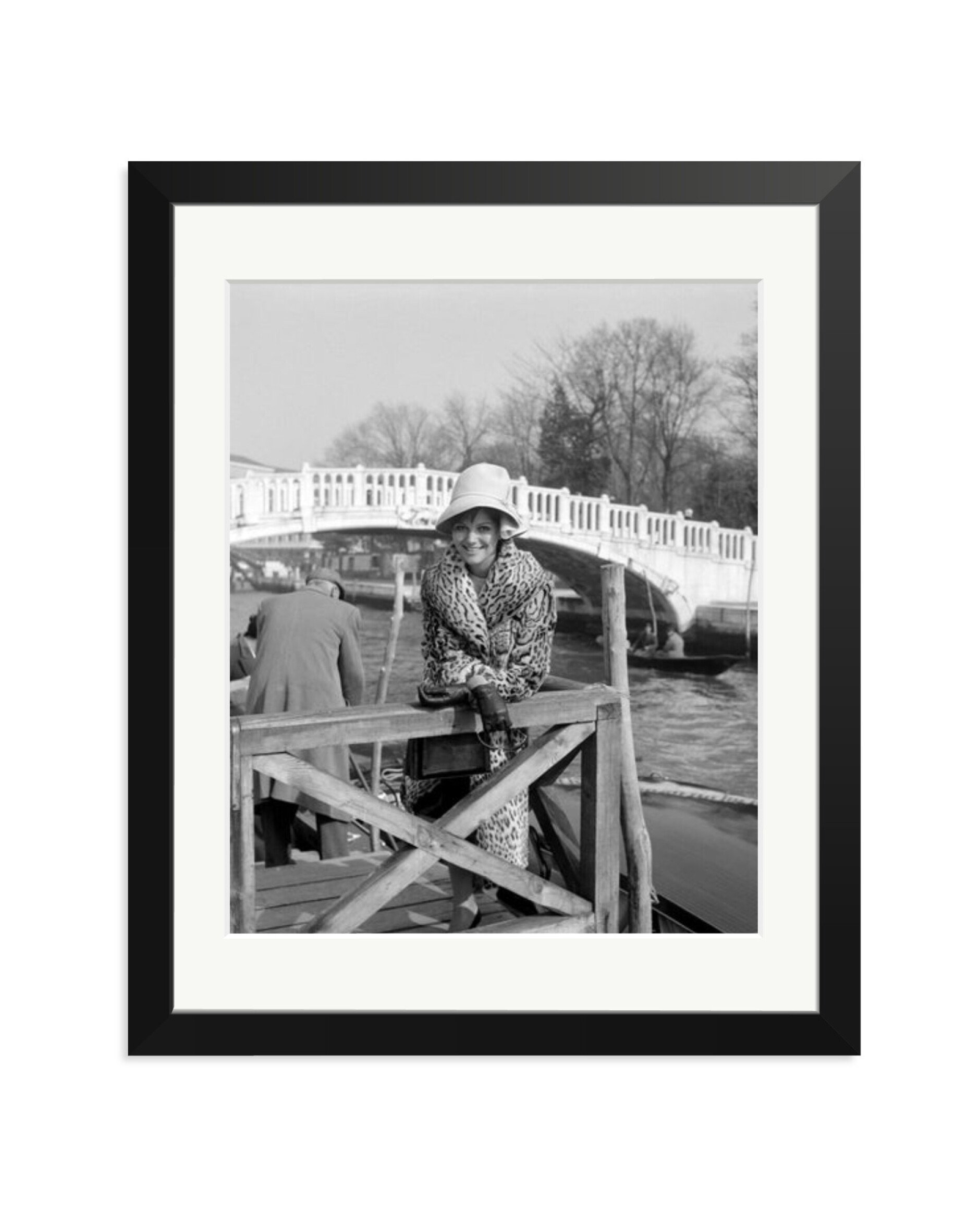 Cardinale, Venice, 1960 Black / Medium