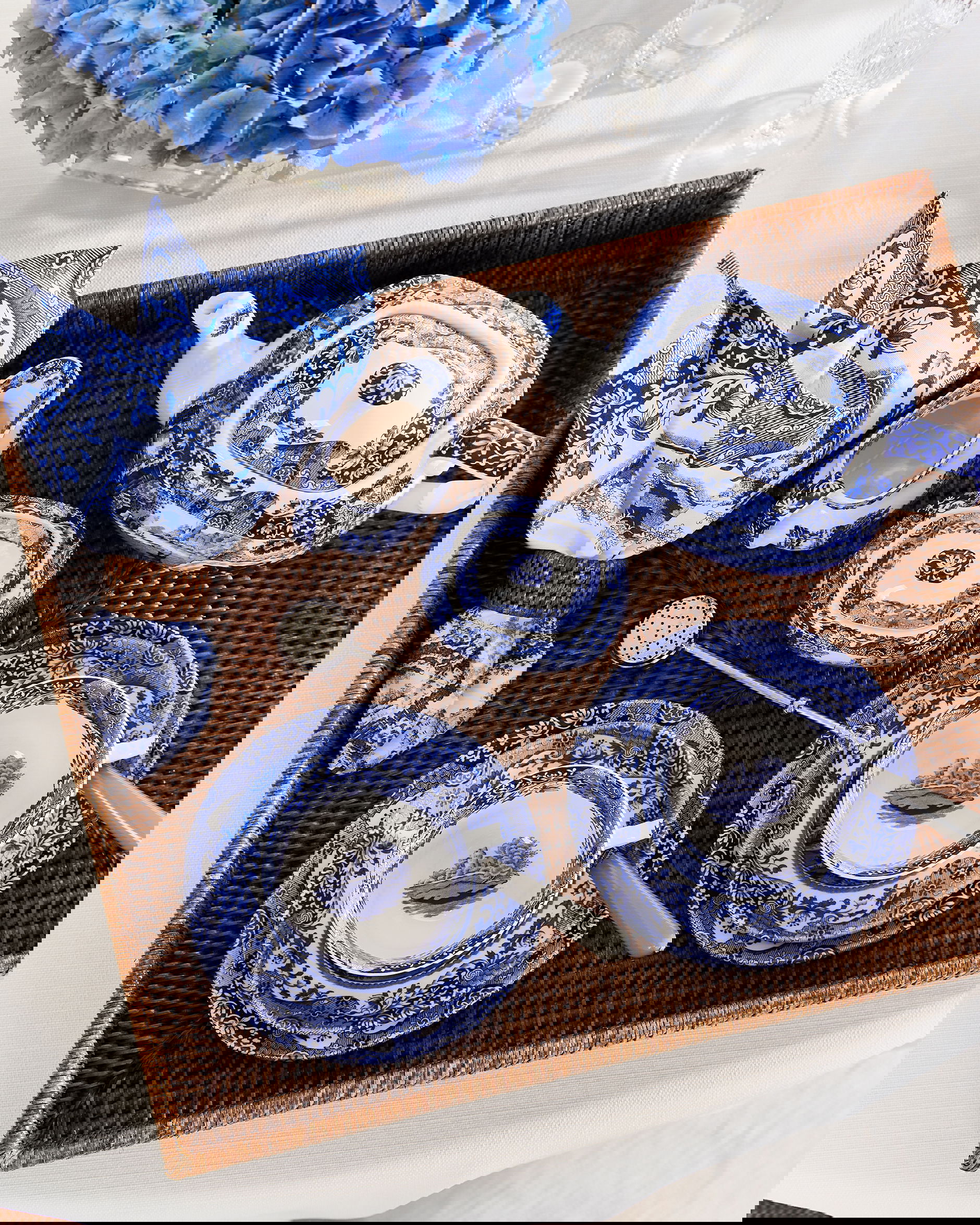 Antique rottinkiset lautasliinarenkaat