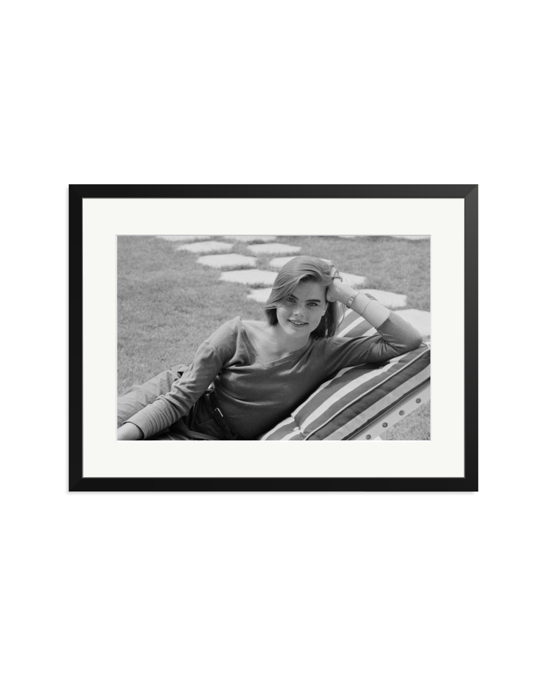 Mariel Hemingway Black / XL