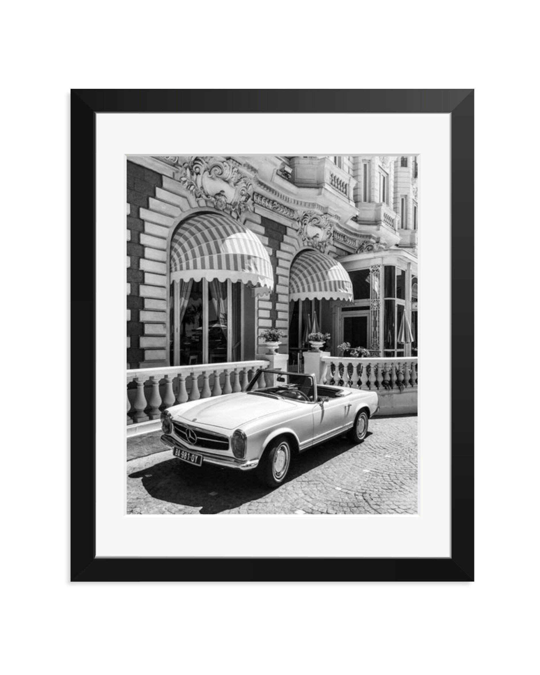Topless at the Carlton Black / Medium