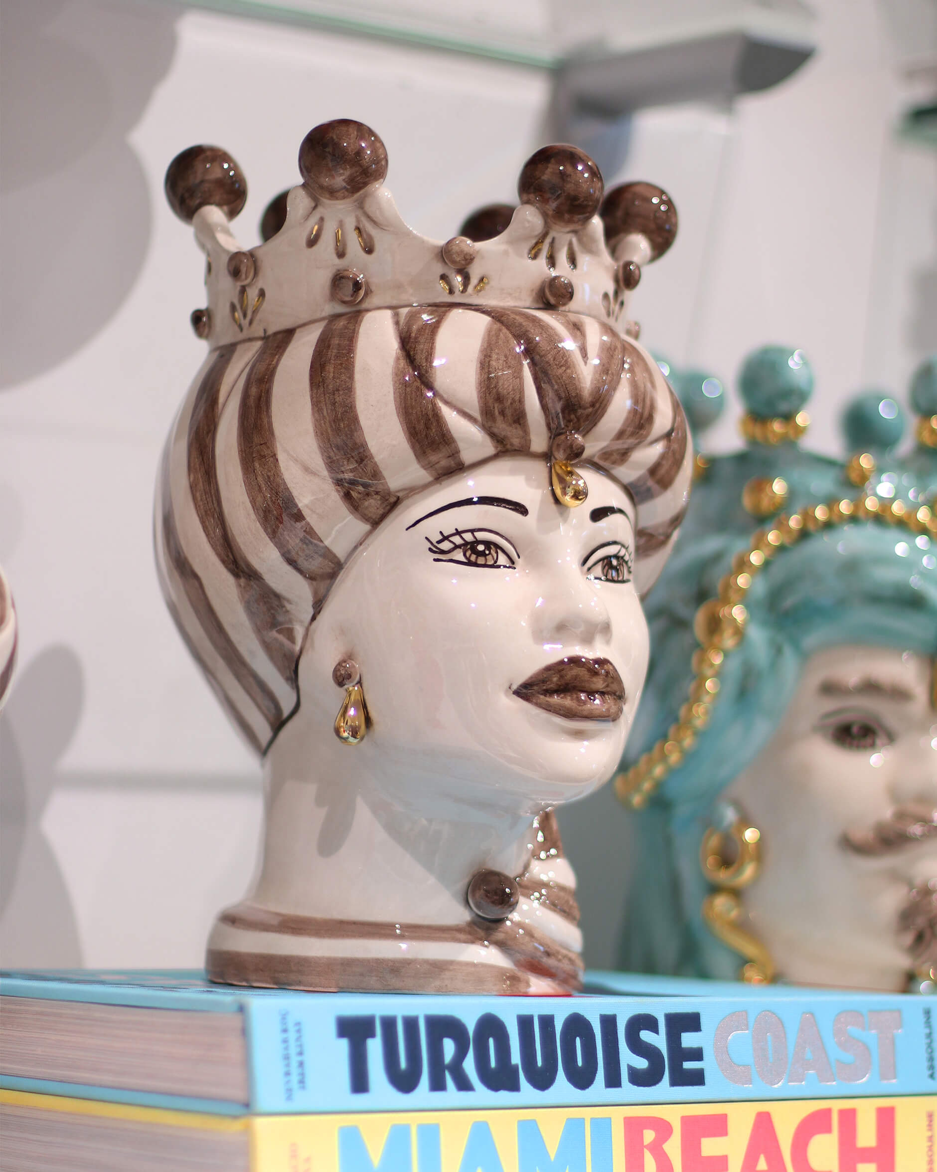 Testa di Moro donna vit/brun