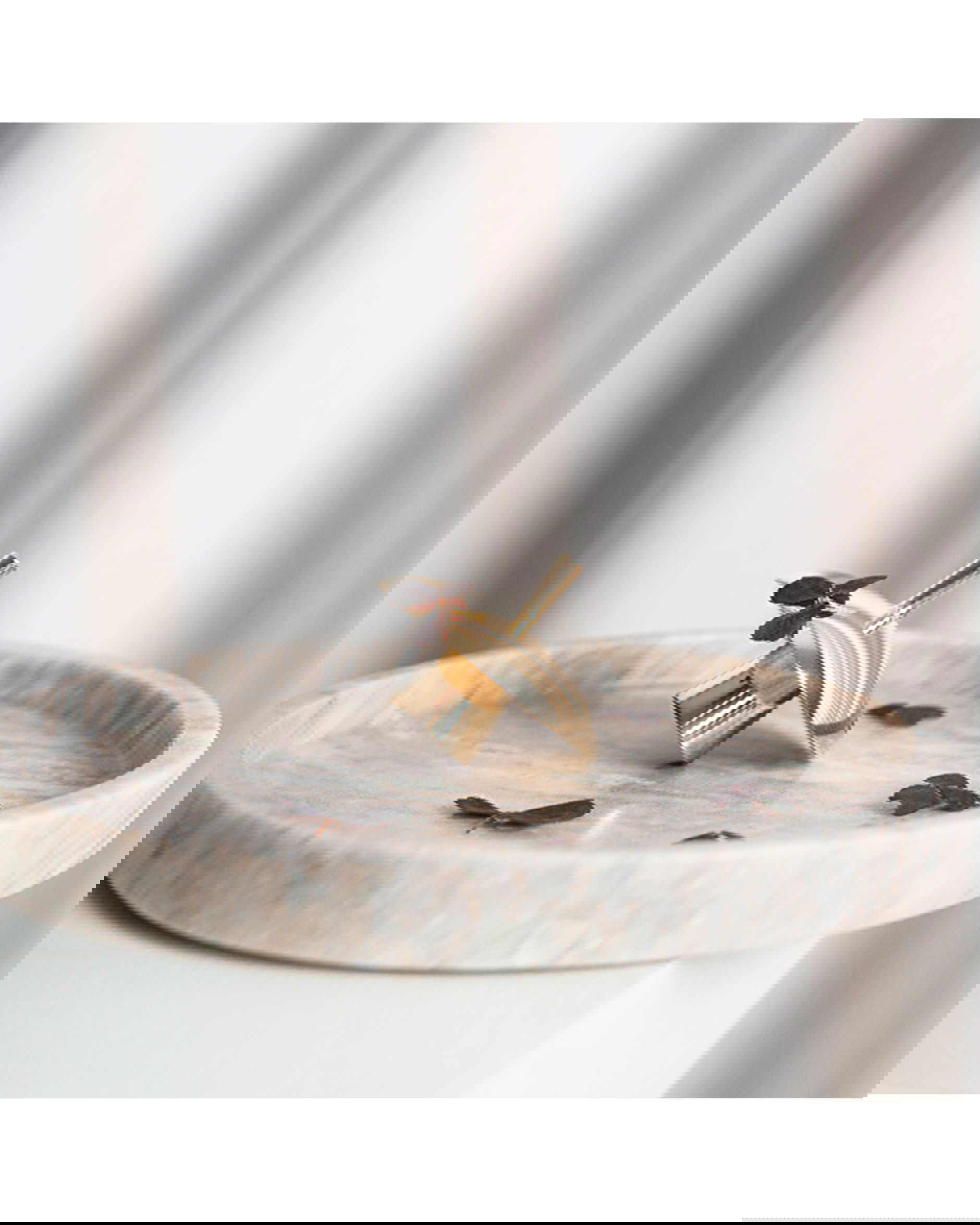 Flora ljussläckare mässing