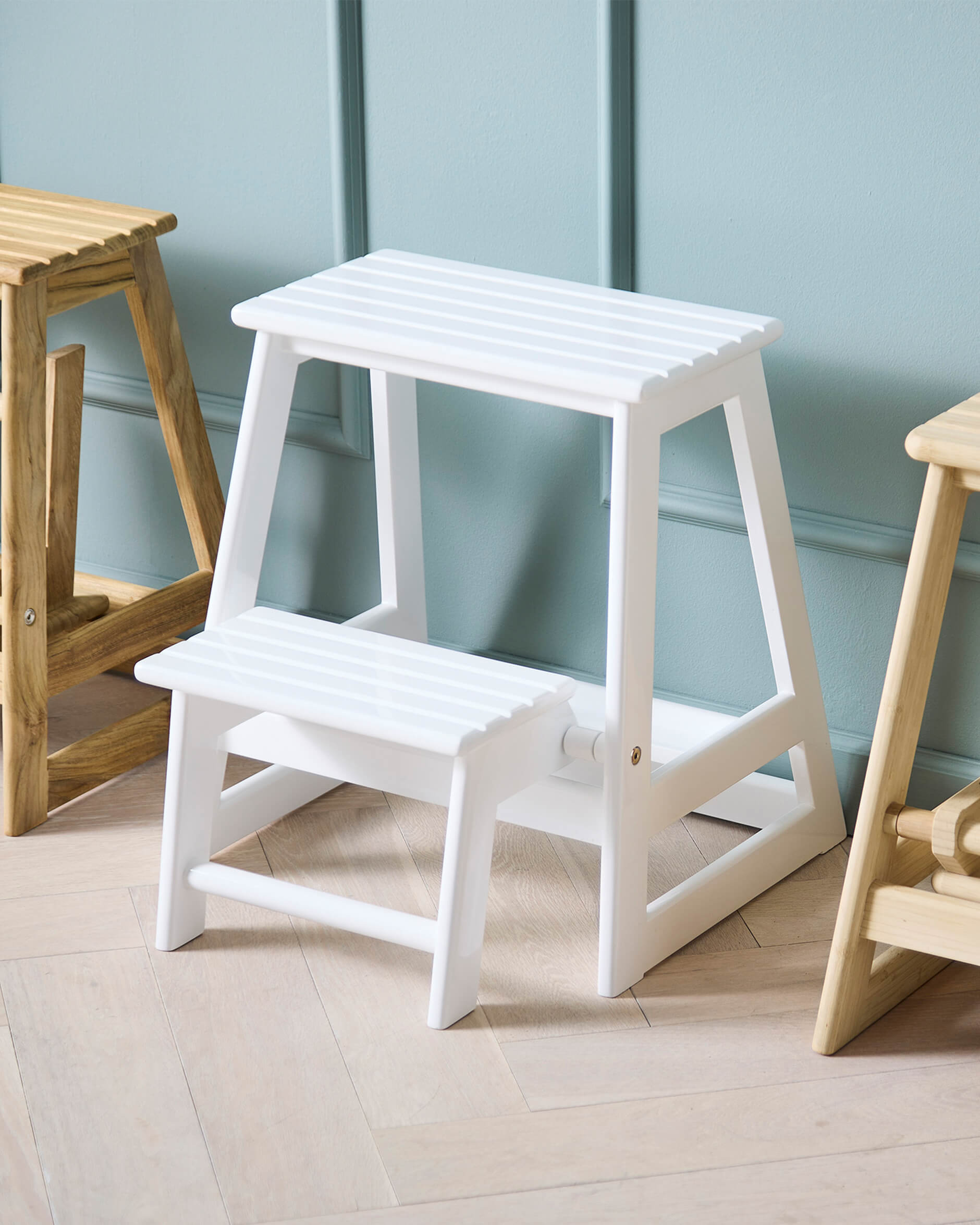 Skala Step Stool White